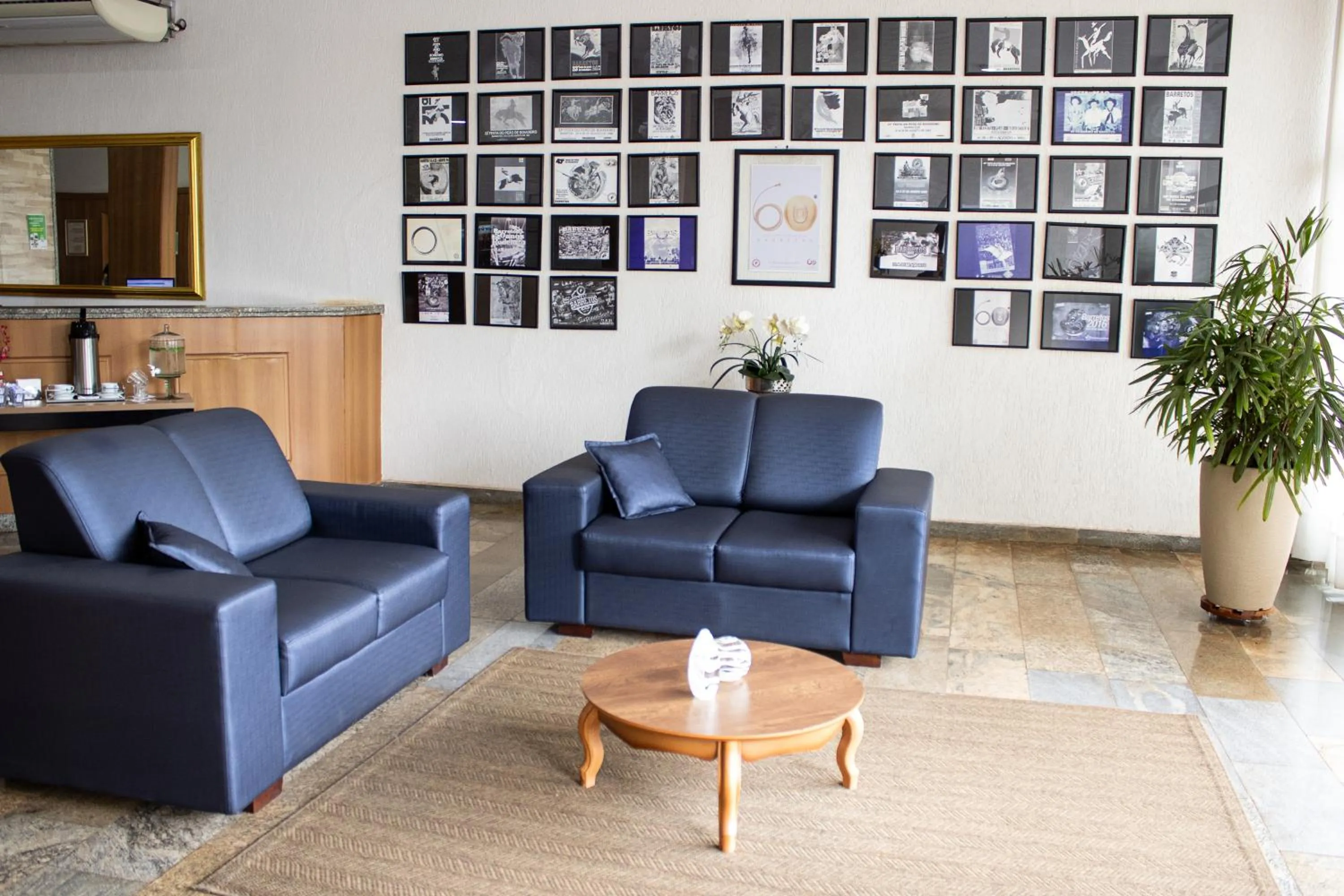 Lobby or reception in Hotel Dan Inn Barretos by Nacional Inn