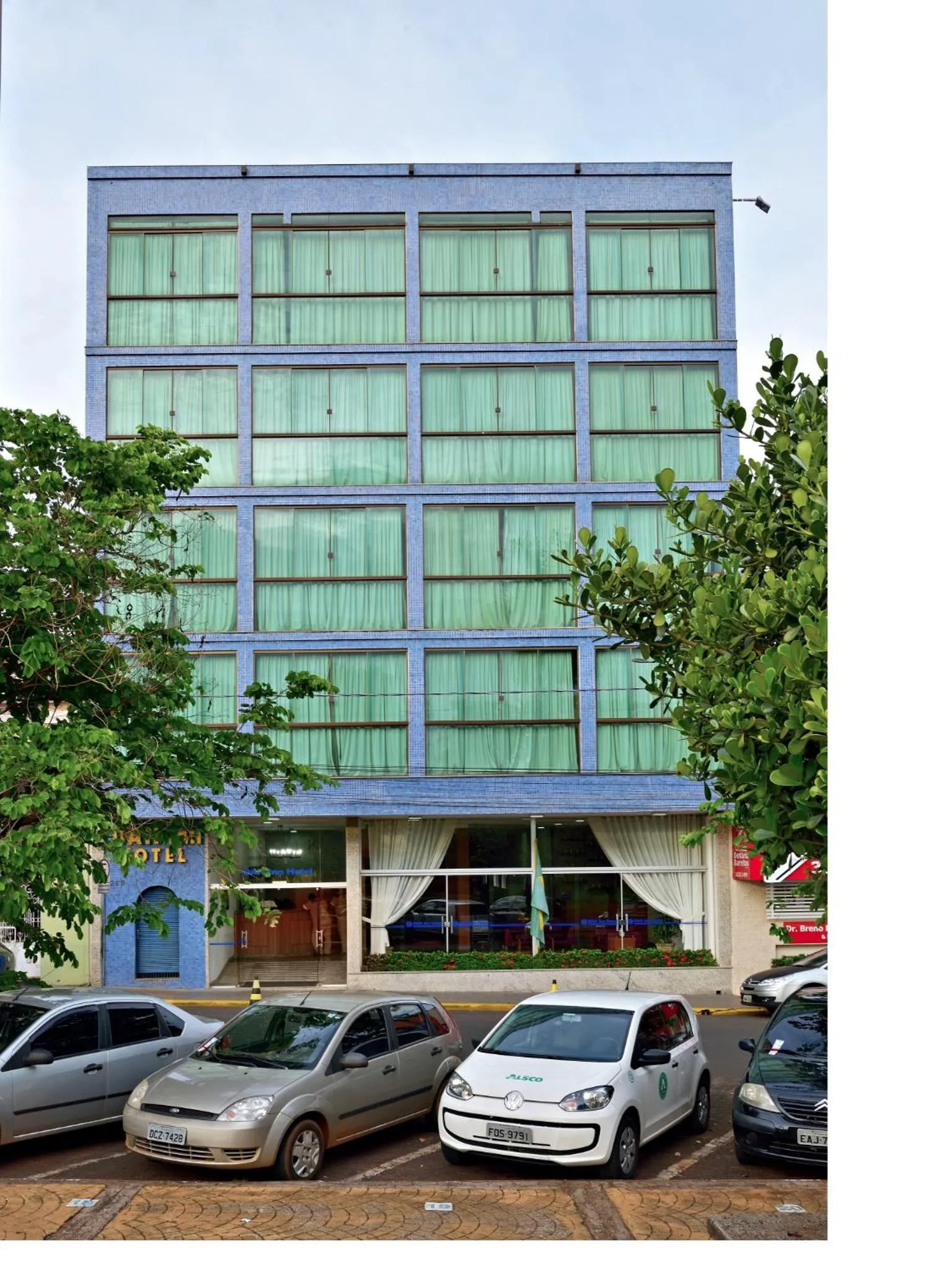 Facade/entrance in Hotel Dan Inn Barretos by Nacional Inn
