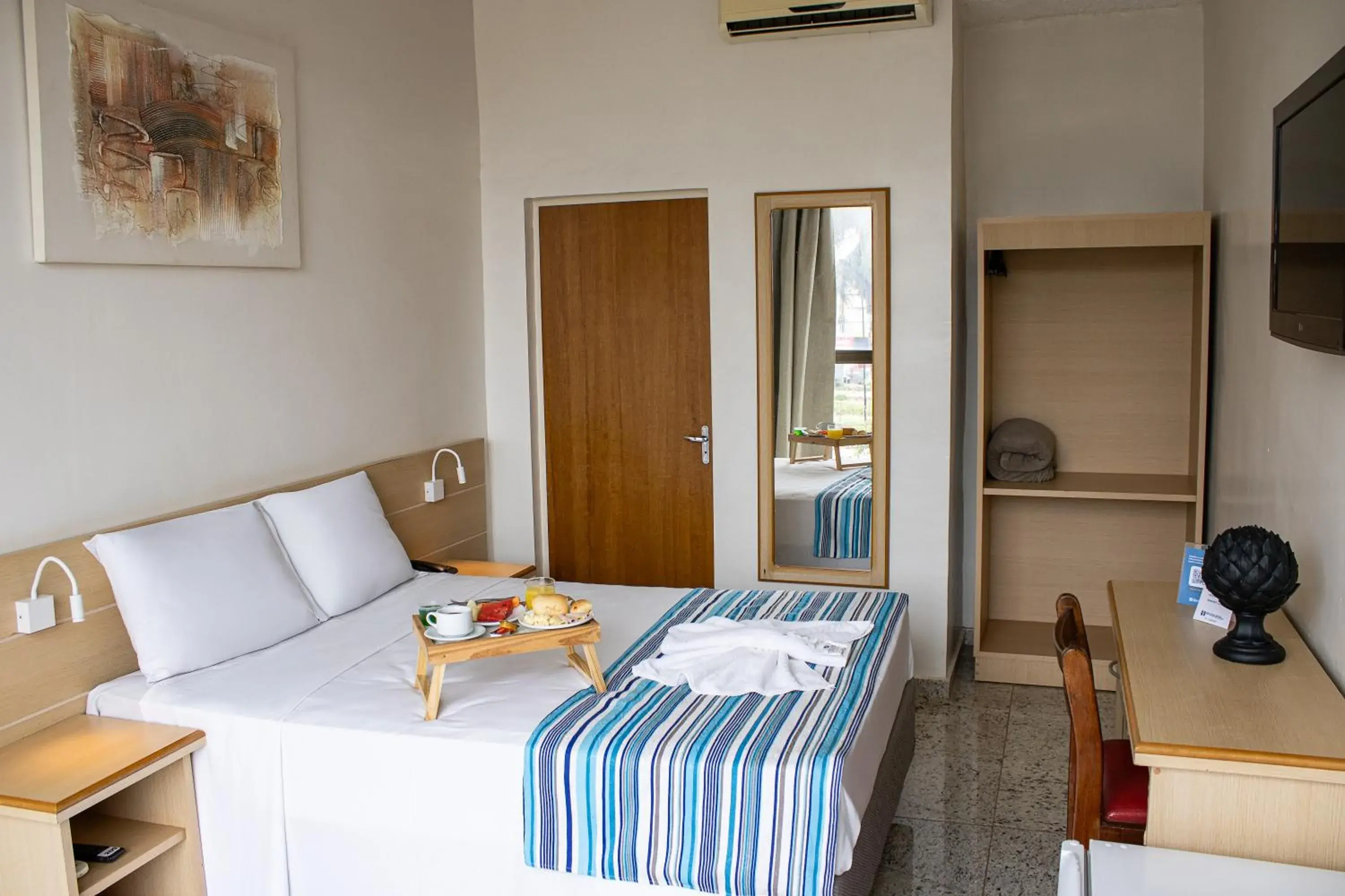 Photo of the whole room, Bed in Hotel Dan Inn Barretos by Nacional Inn Photo of the whole room, Bed in Hotel Dan Inn Barretos by Nacional Inn