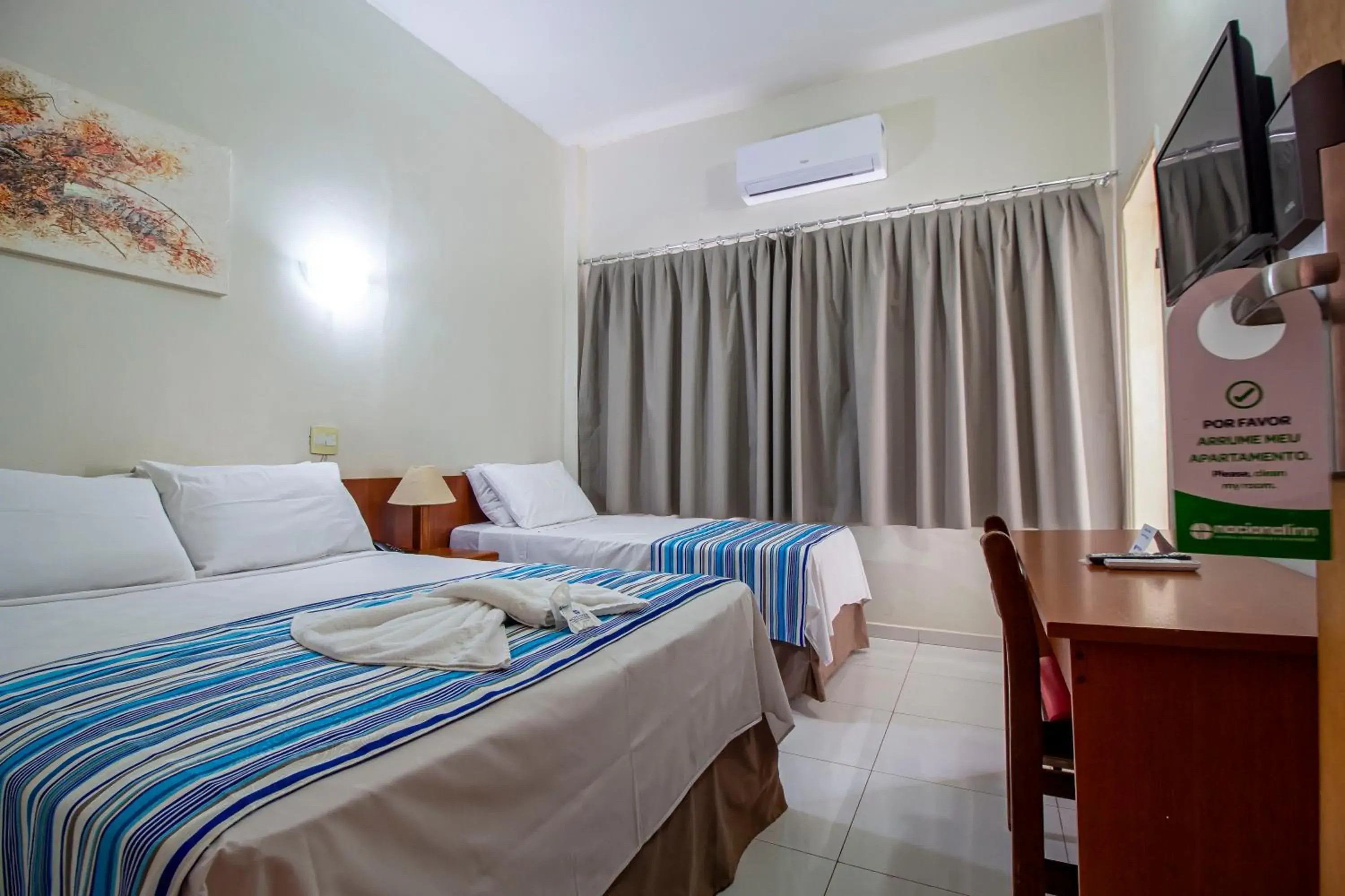 Bed in Hotel Dan Inn Barretos by Nacional Inn Bed in Hotel Dan Inn Barretos by Nacional Inn