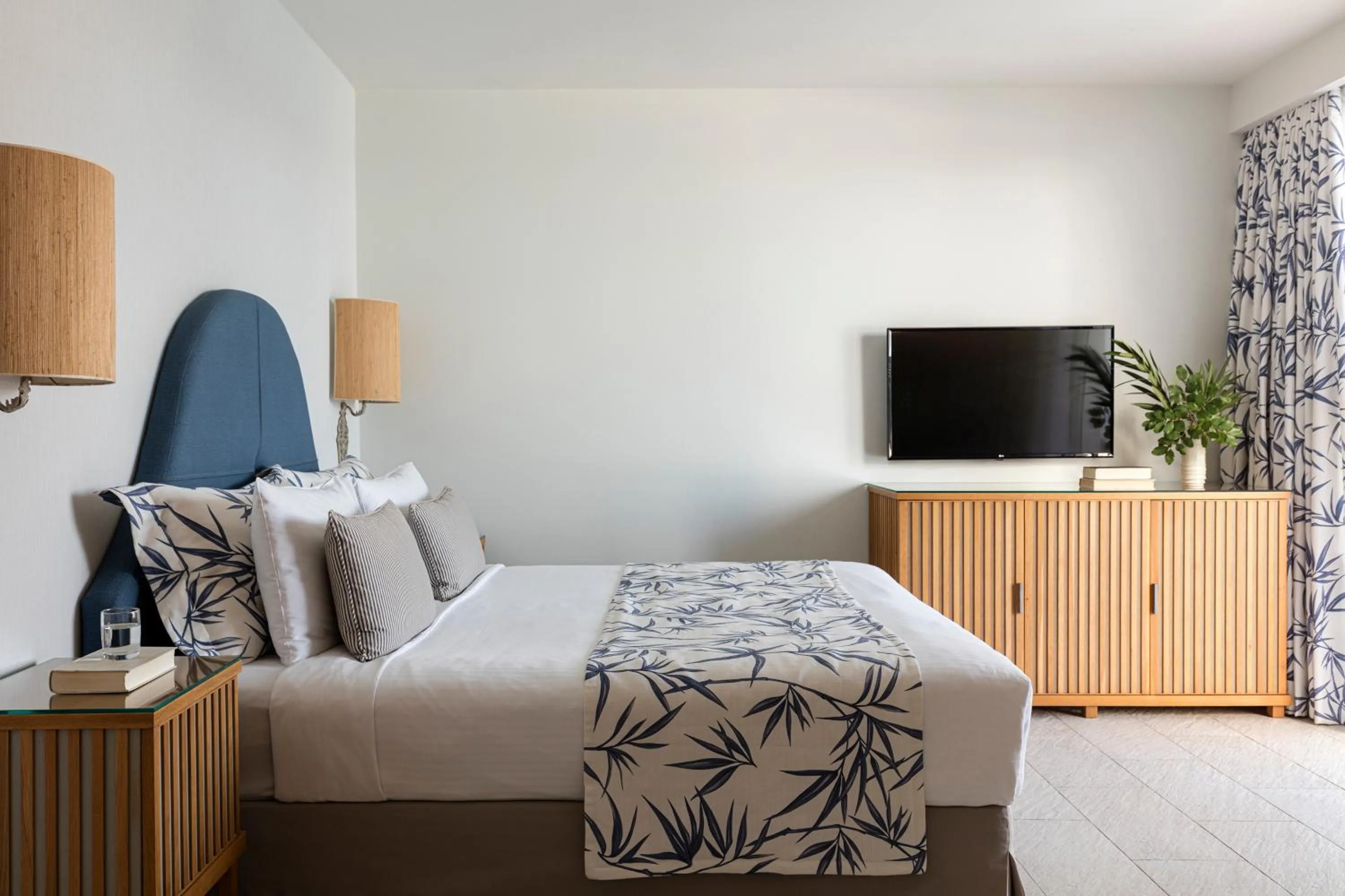 Bedroom, Bed in Aquila Elounda Village Resort, Suites & Spa