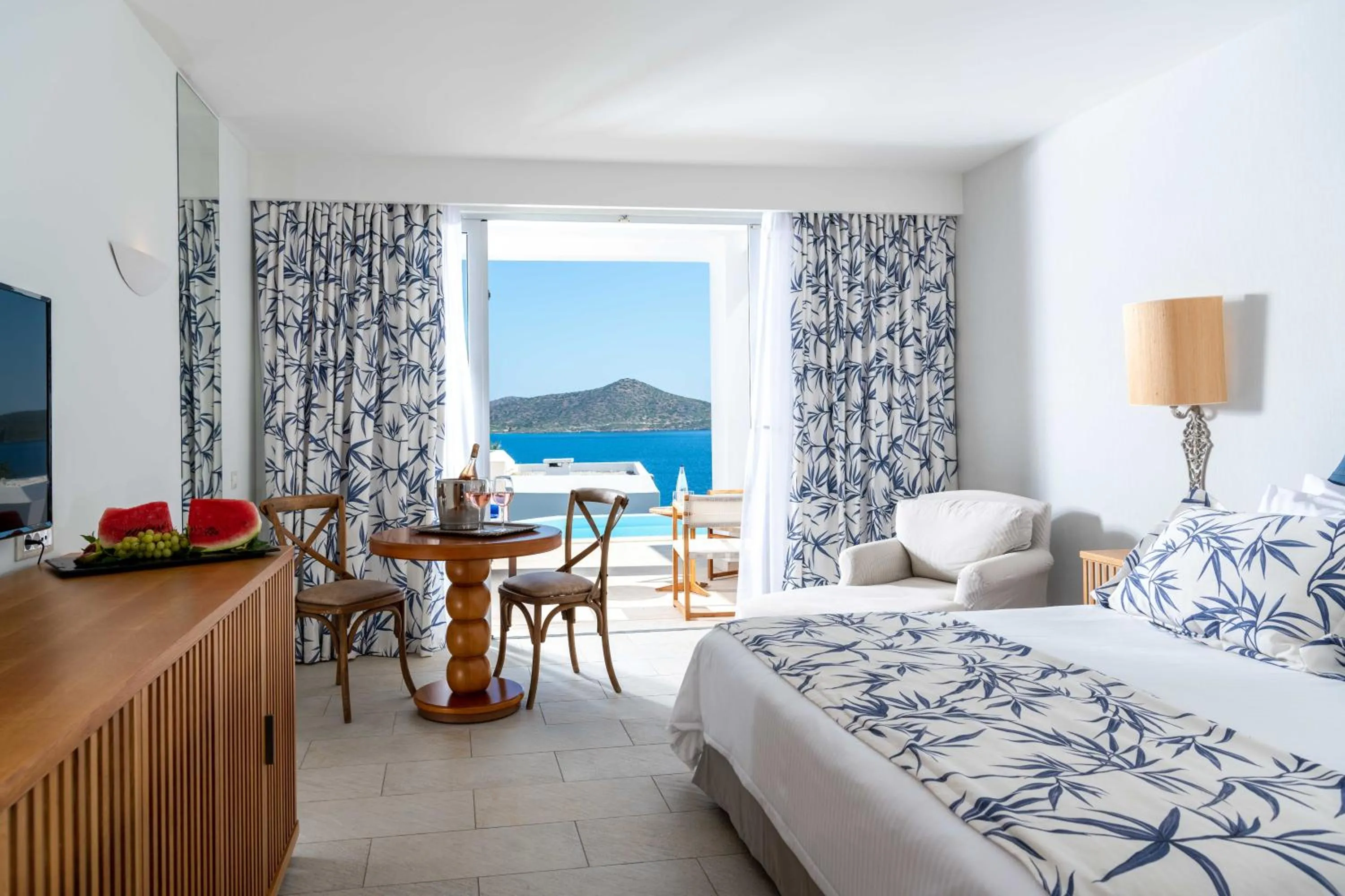 Bedroom, Bed in Aquila Elounda Village Resort, Suites & Spa