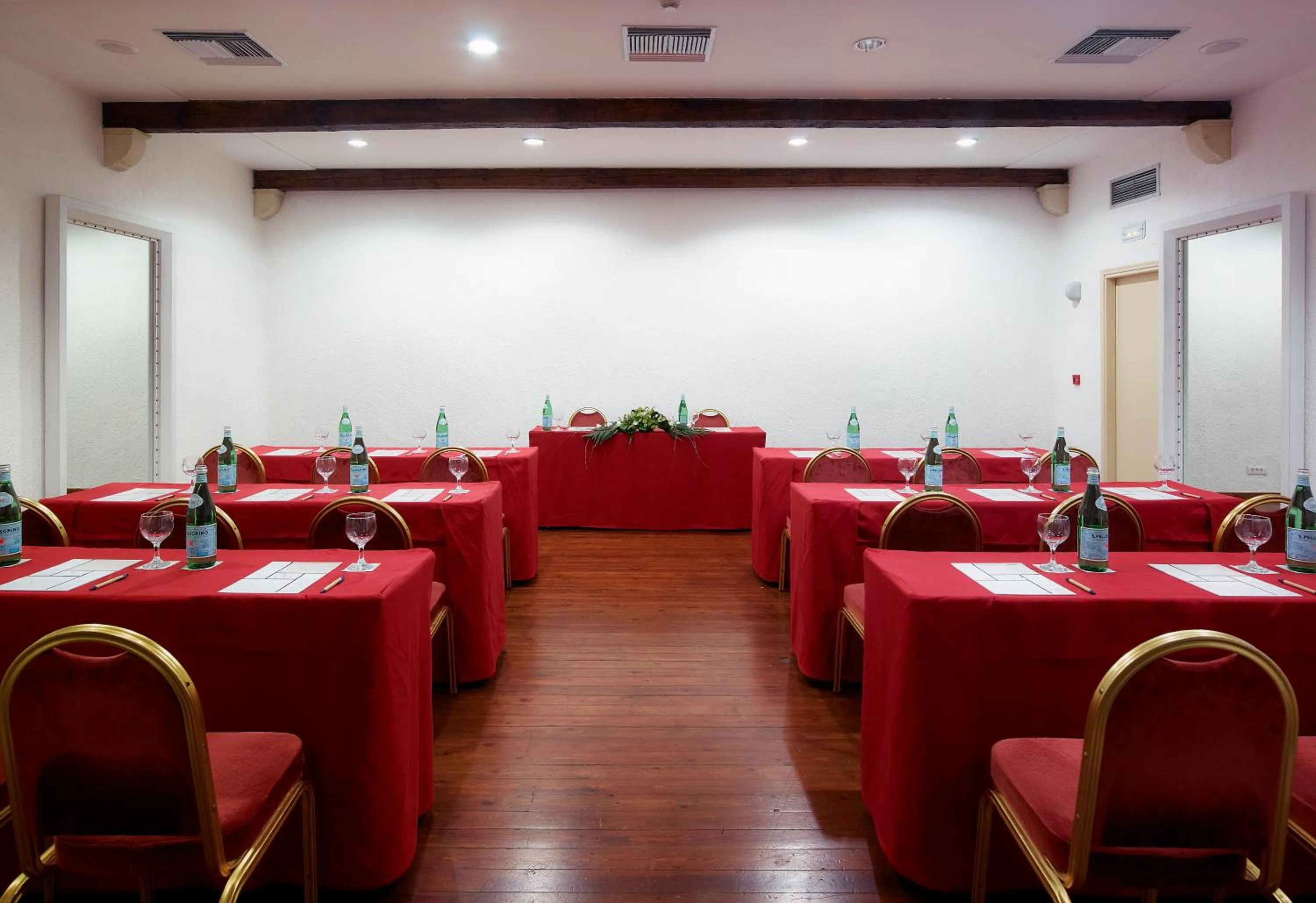 Meeting/conference room in Aquila Elounda Village Resort, Suites & Spa