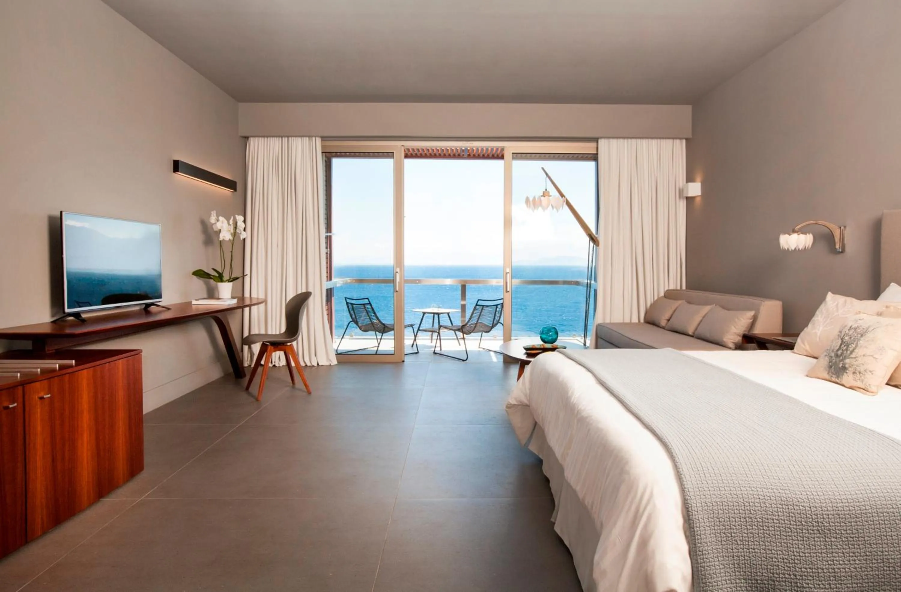 Bedroom, Bed in Aquila Elounda Village Resort, Suites & Spa