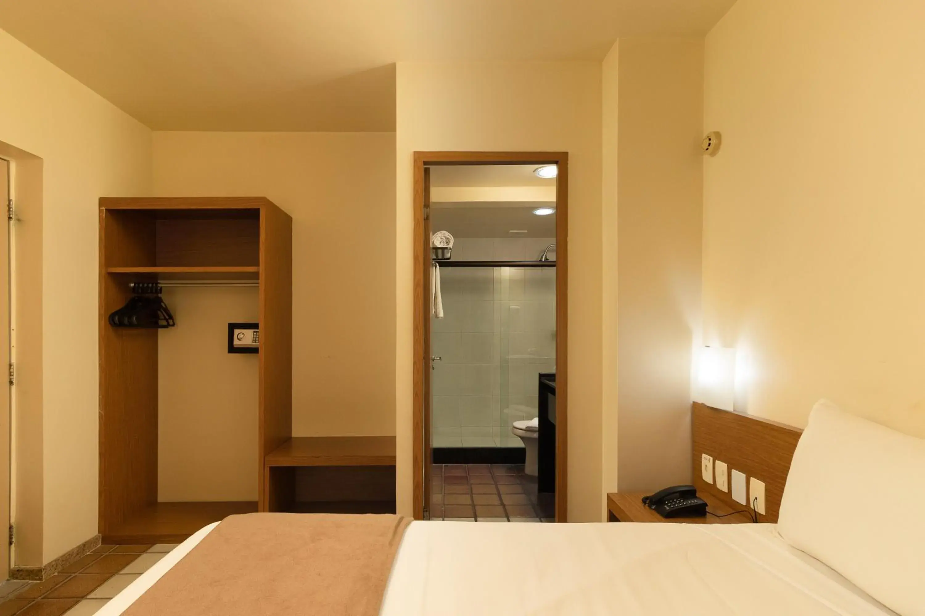 Bedroom, Bed in Hotel Dan Inn Mar Piedade - Grande Recife By Nacional Inn Bedroom, Bed in Hotel Dan Inn Mar Piedade - Grande Recife By Nacional Inn