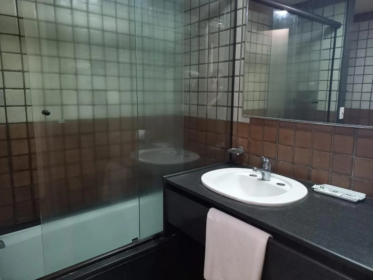 Bathroom in Hotel Dan Inn Mar Piedade - Grande Recife By Nacional Inn