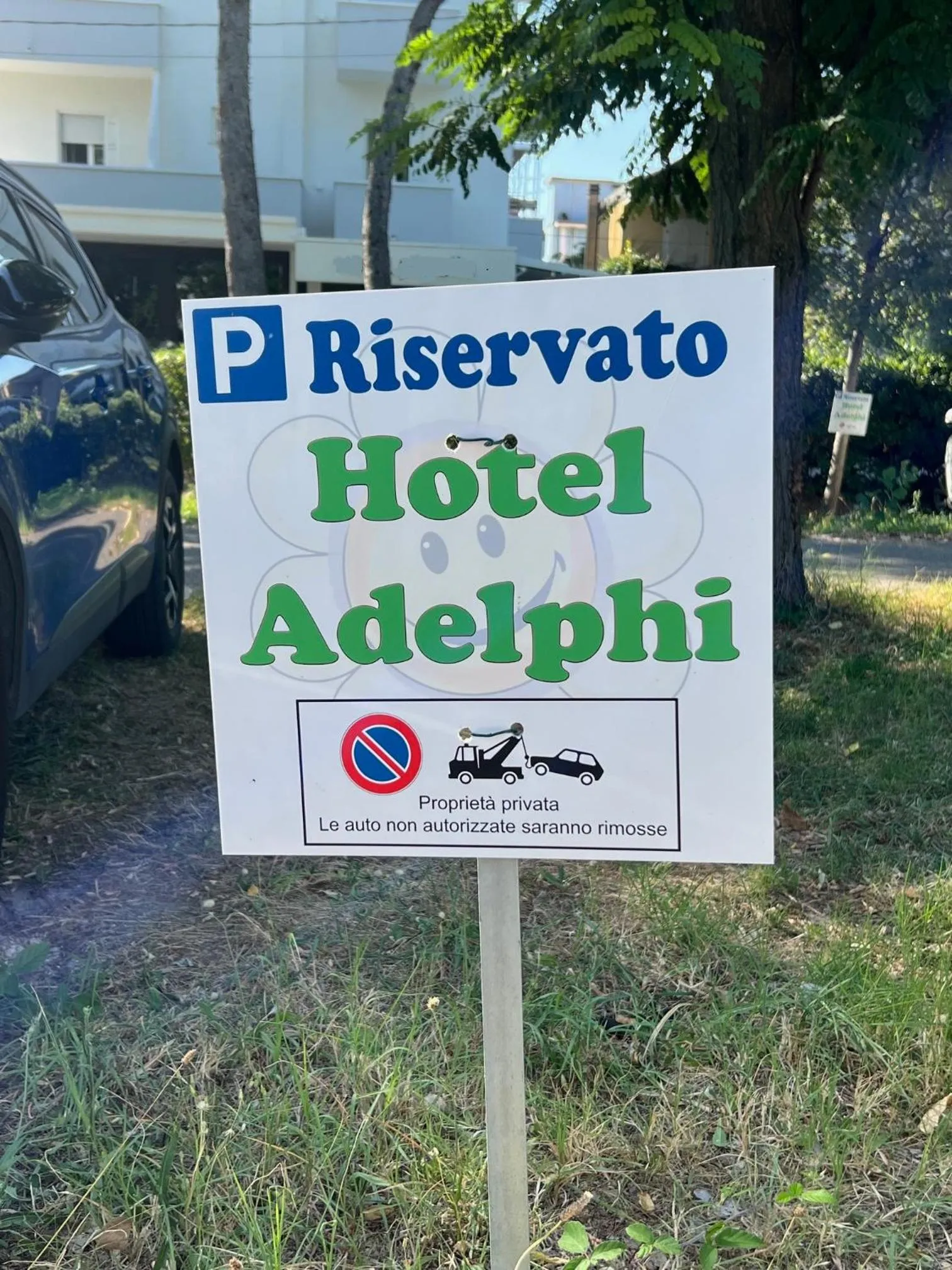 Parking in Hotel Adelphi