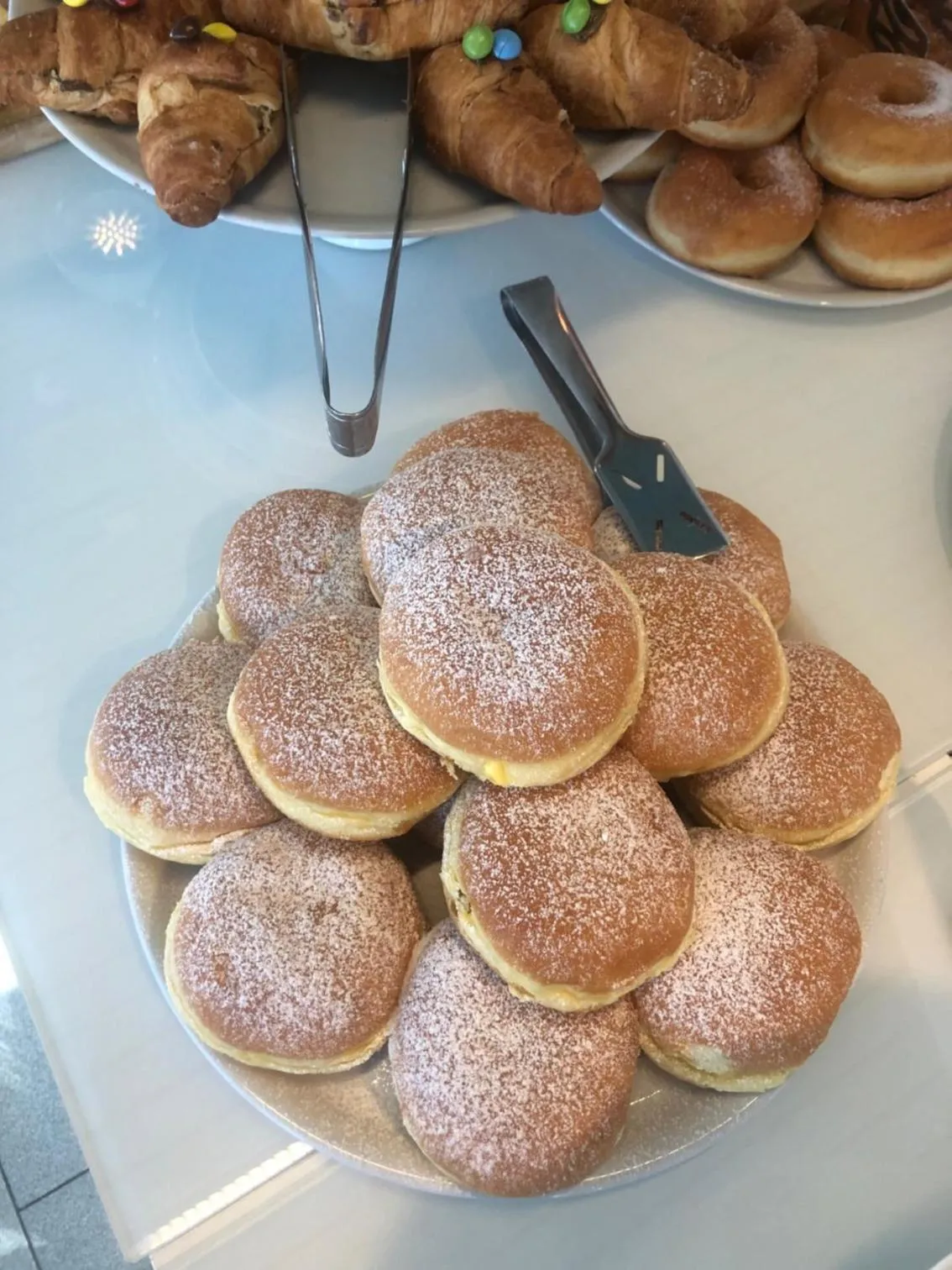 Breakfast in Hotel Adelphi