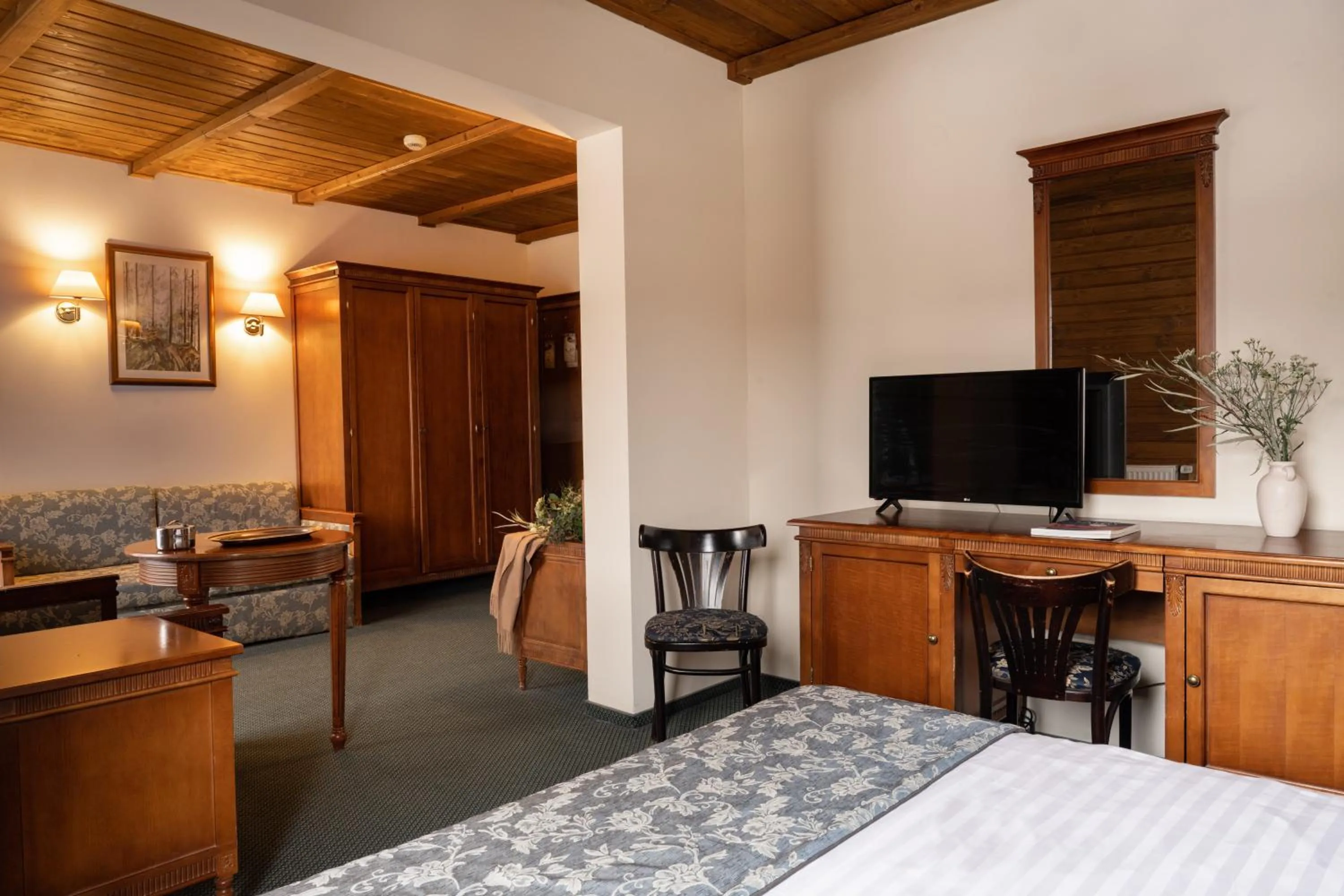 TV and multimedia, Bed in Czarny Potok Wellness & Spa Zakopane Centrum