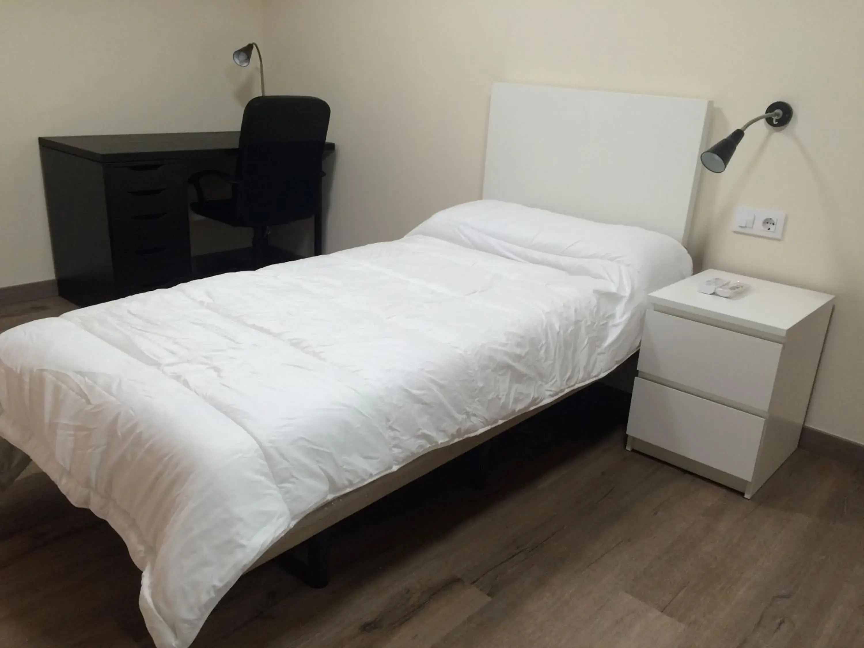 Single Room in Europa House Village Single Room in Europa House Village