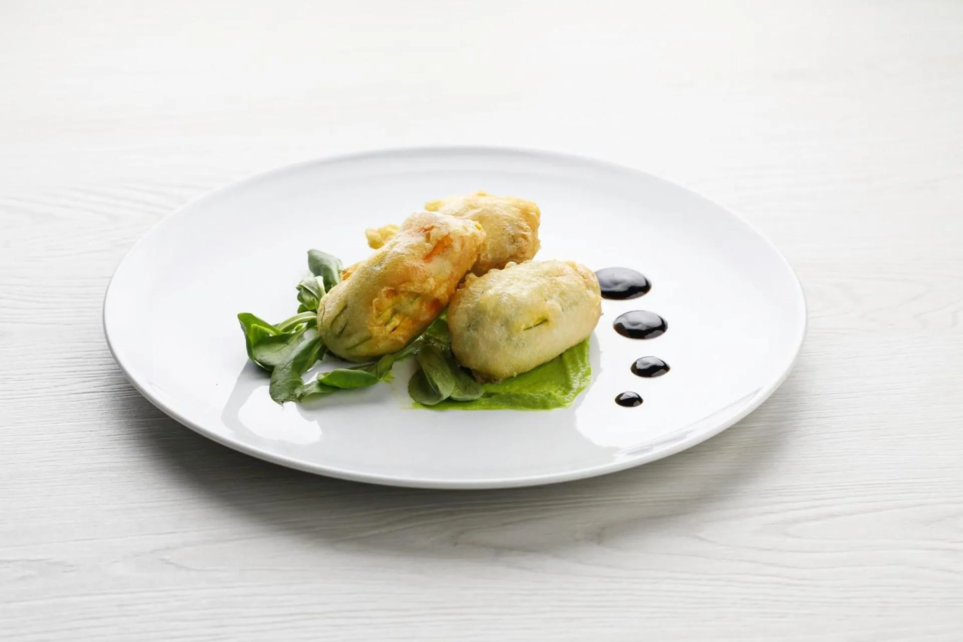 Restaurant/places to eat in MICHELINO 75 by the Sydney Hotel