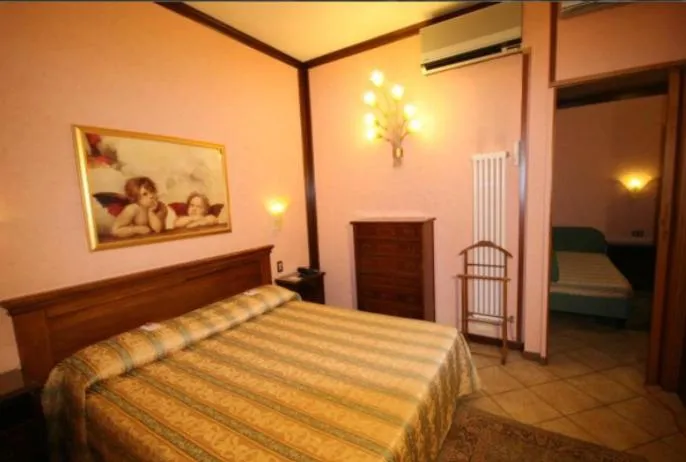 Bedroom, Bed in Hotel Italia City Center