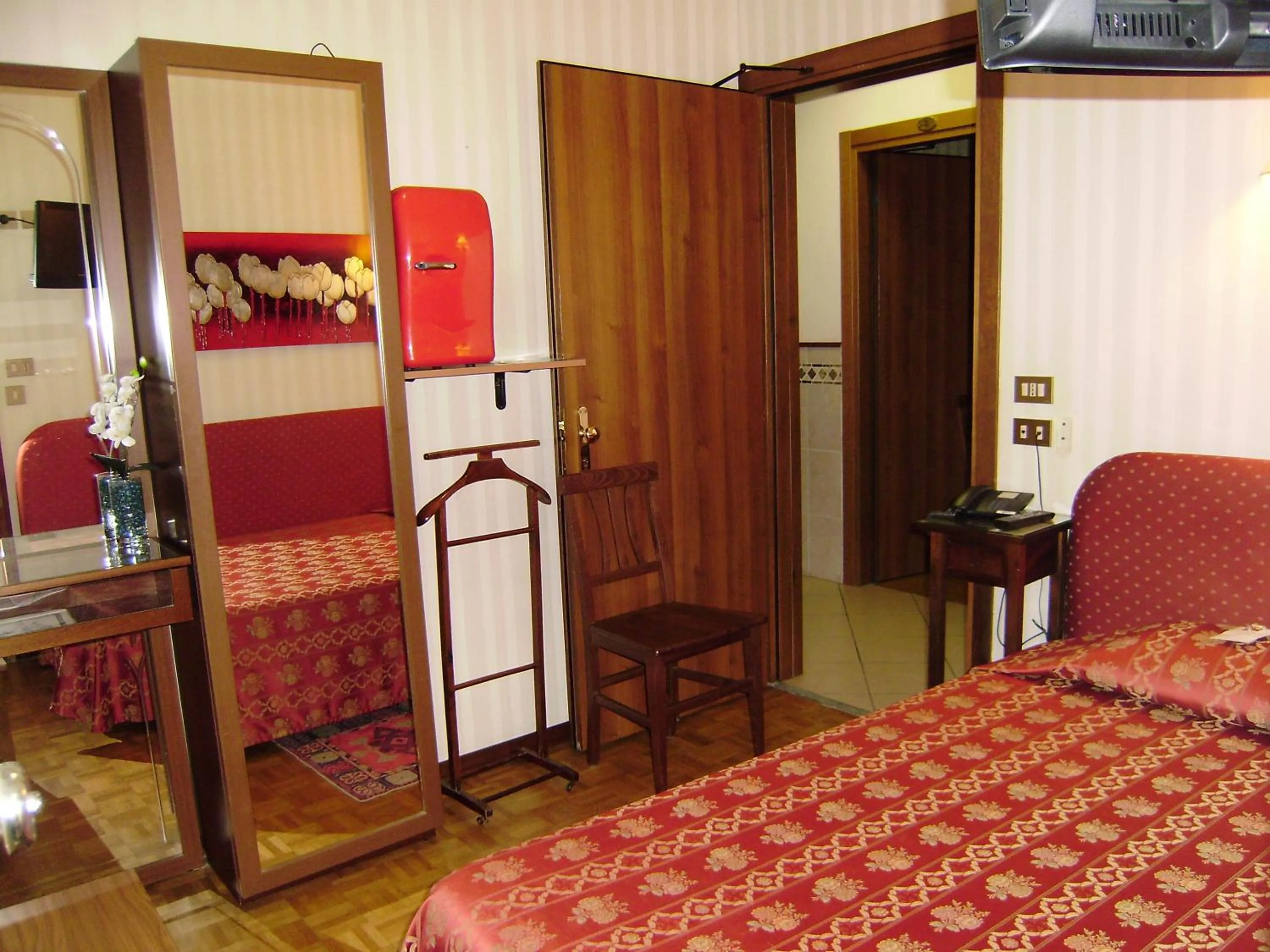 Bedroom, Bed in Hotel Italia City Center