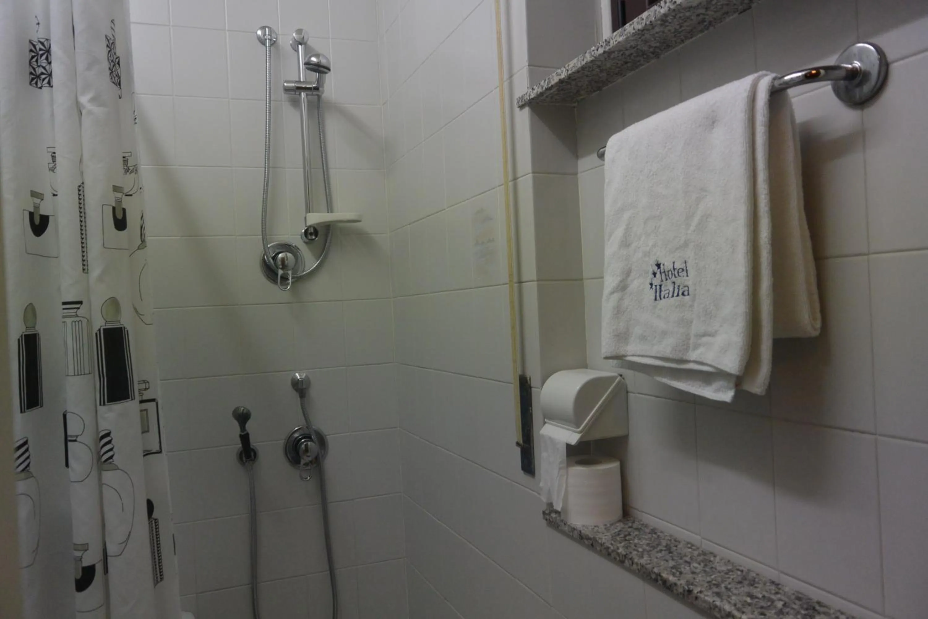 Bathroom in Hotel Italia City Center