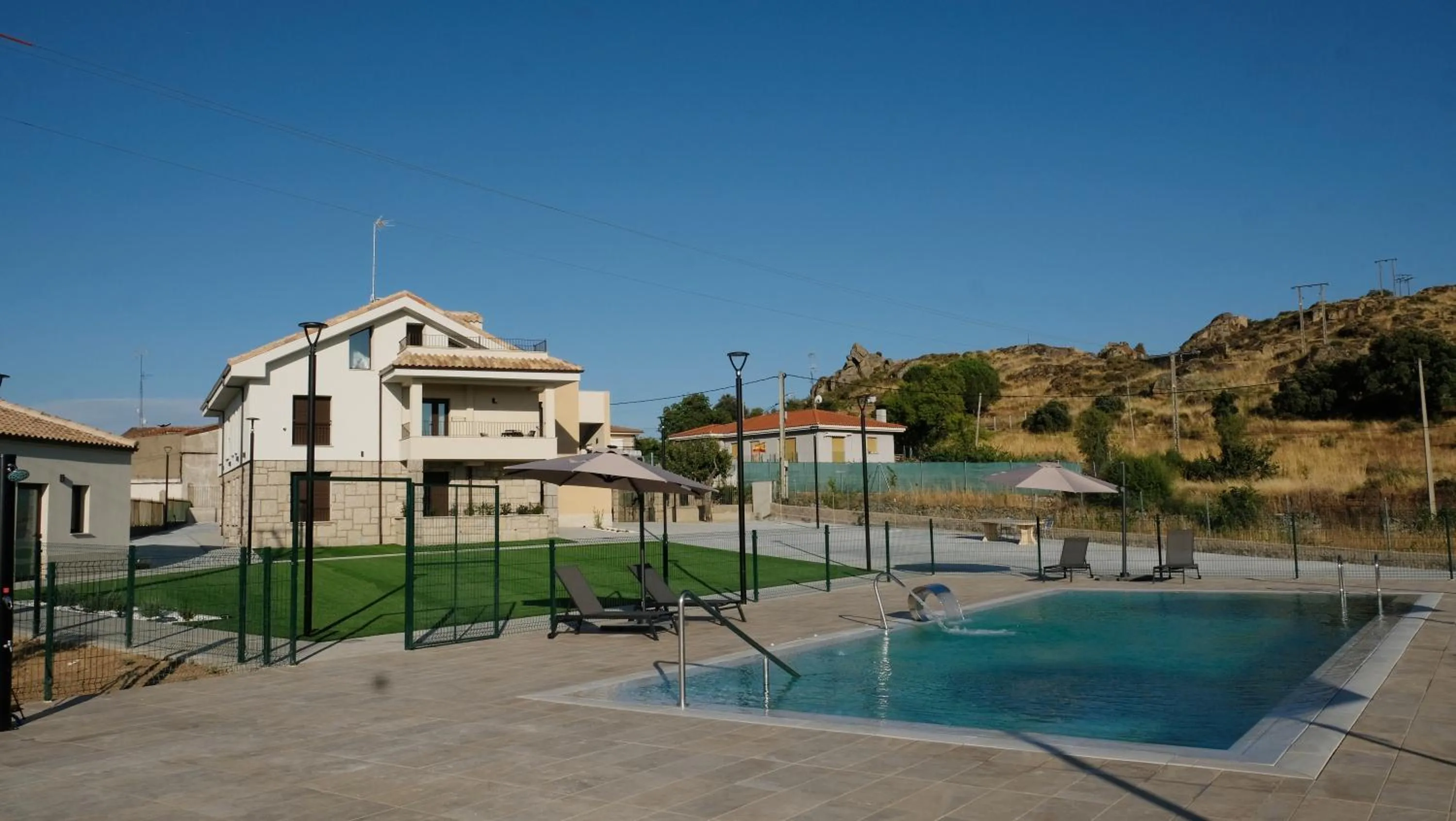 Swimming pool in Posada Doña Urraca