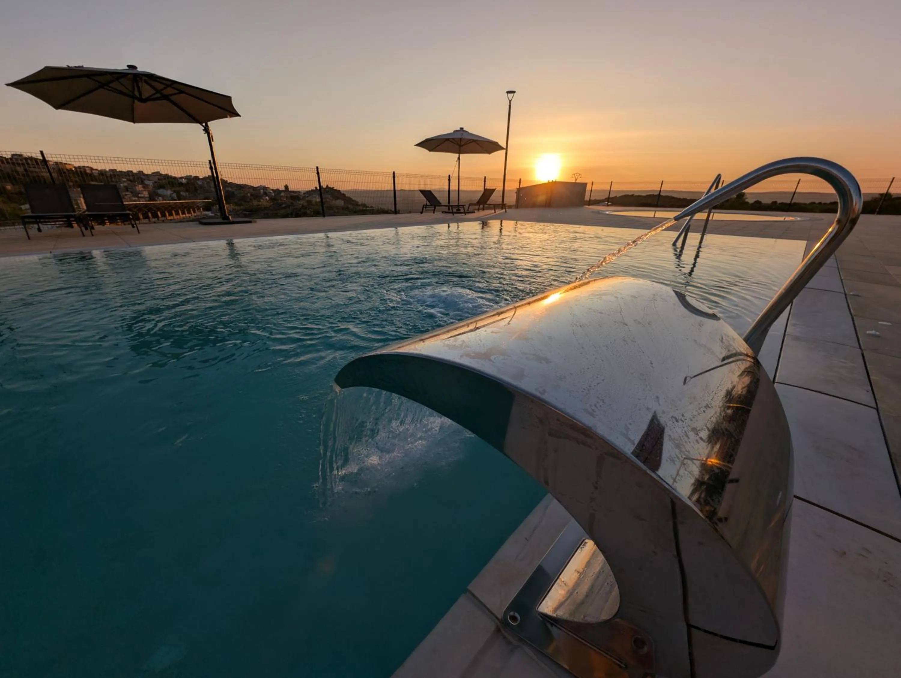 Swimming pool in Posada Doña Urraca