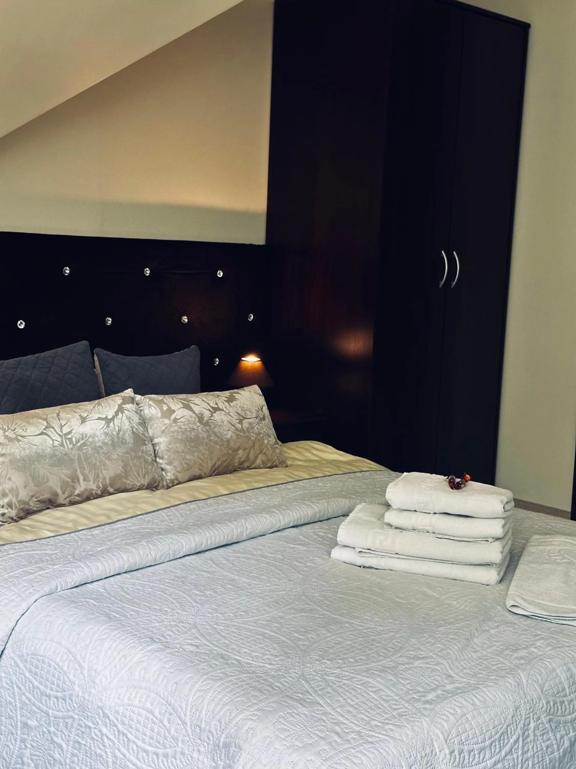 Bed in Willa Amaretto