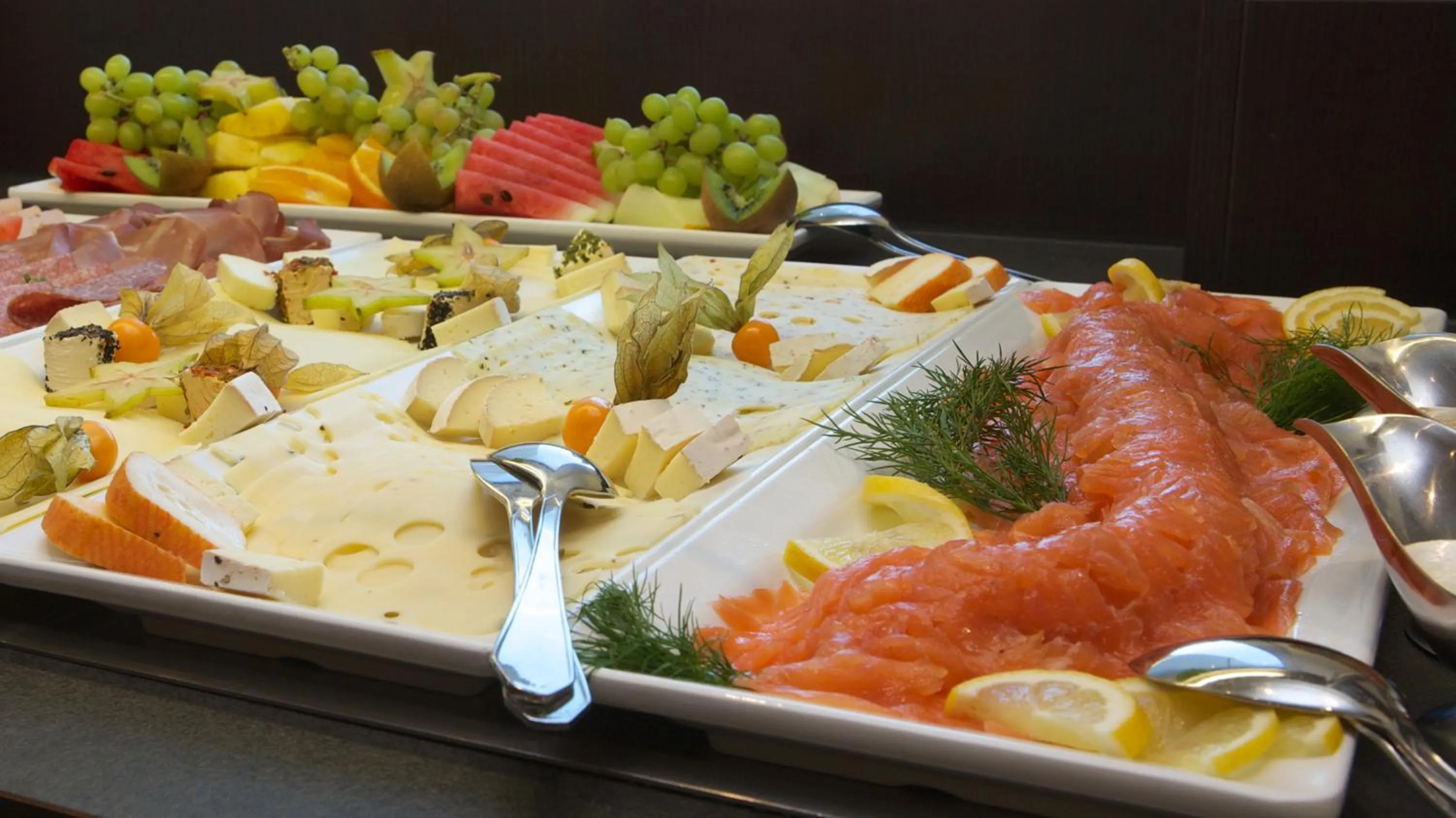 Buffet breakfast in Aparthotel Museumshof