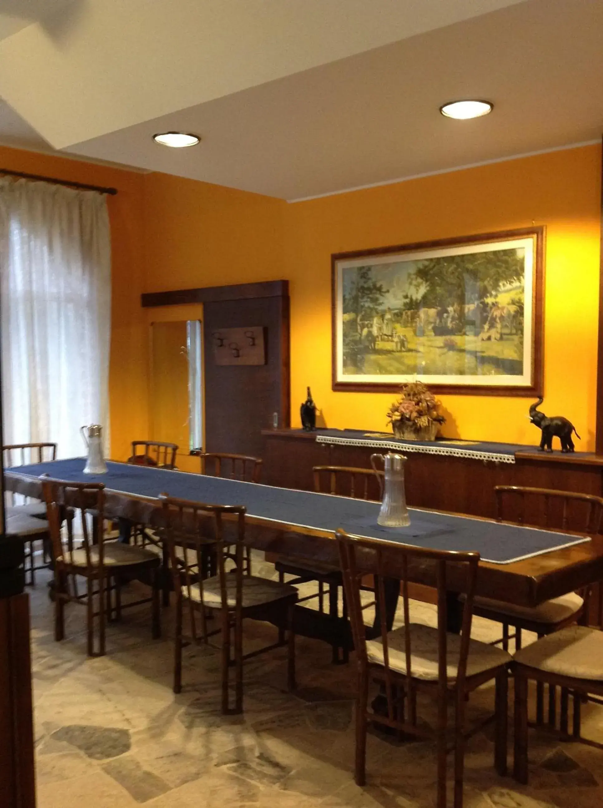 Restaurant/places to eat in Aer Hotel Malpensa Restaurant/places to eat in Aer Hotel Malpensa