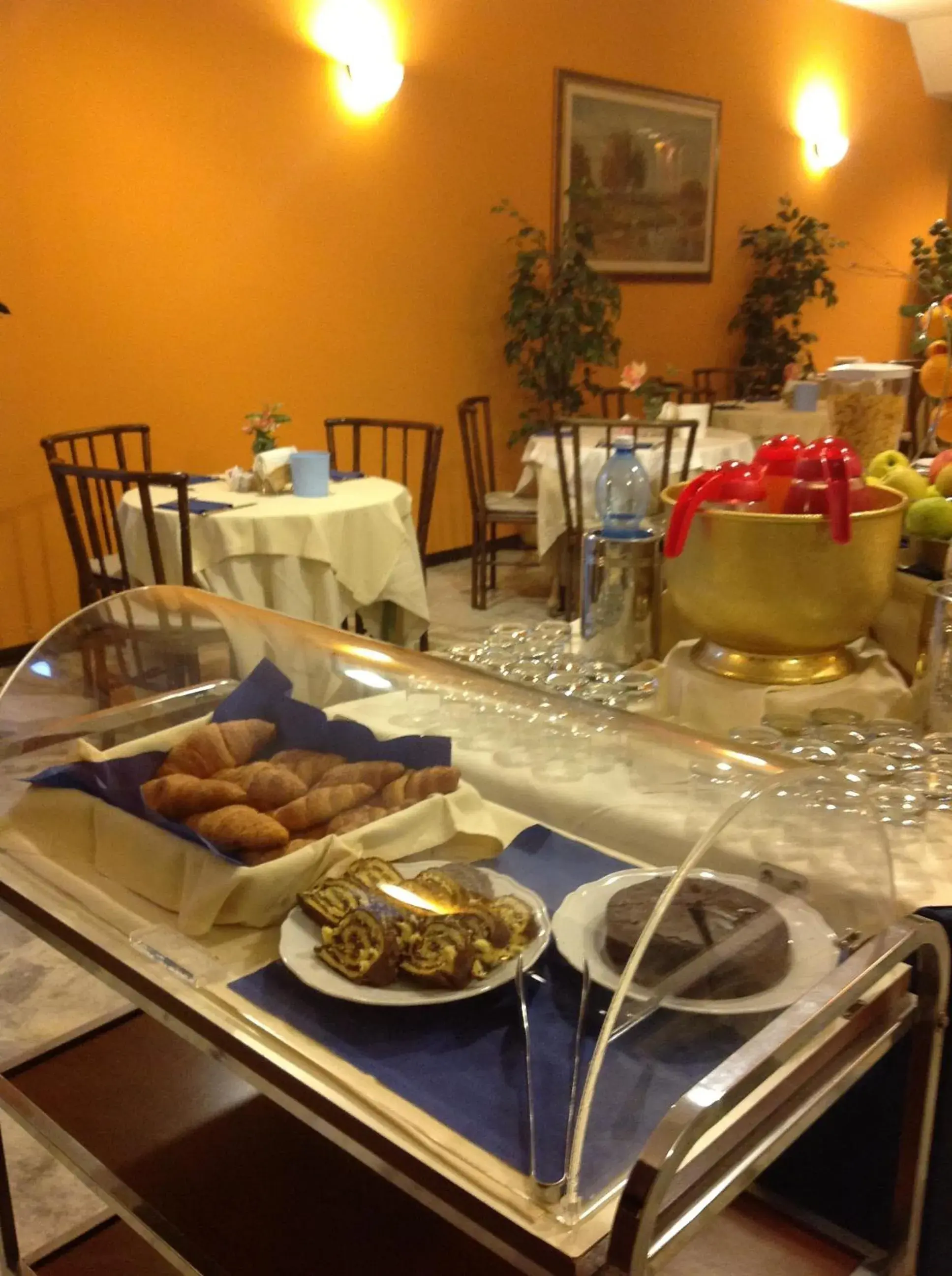 Restaurant/places to eat in Aer Hotel Malpensa Restaurant/places to eat in Aer Hotel Malpensa