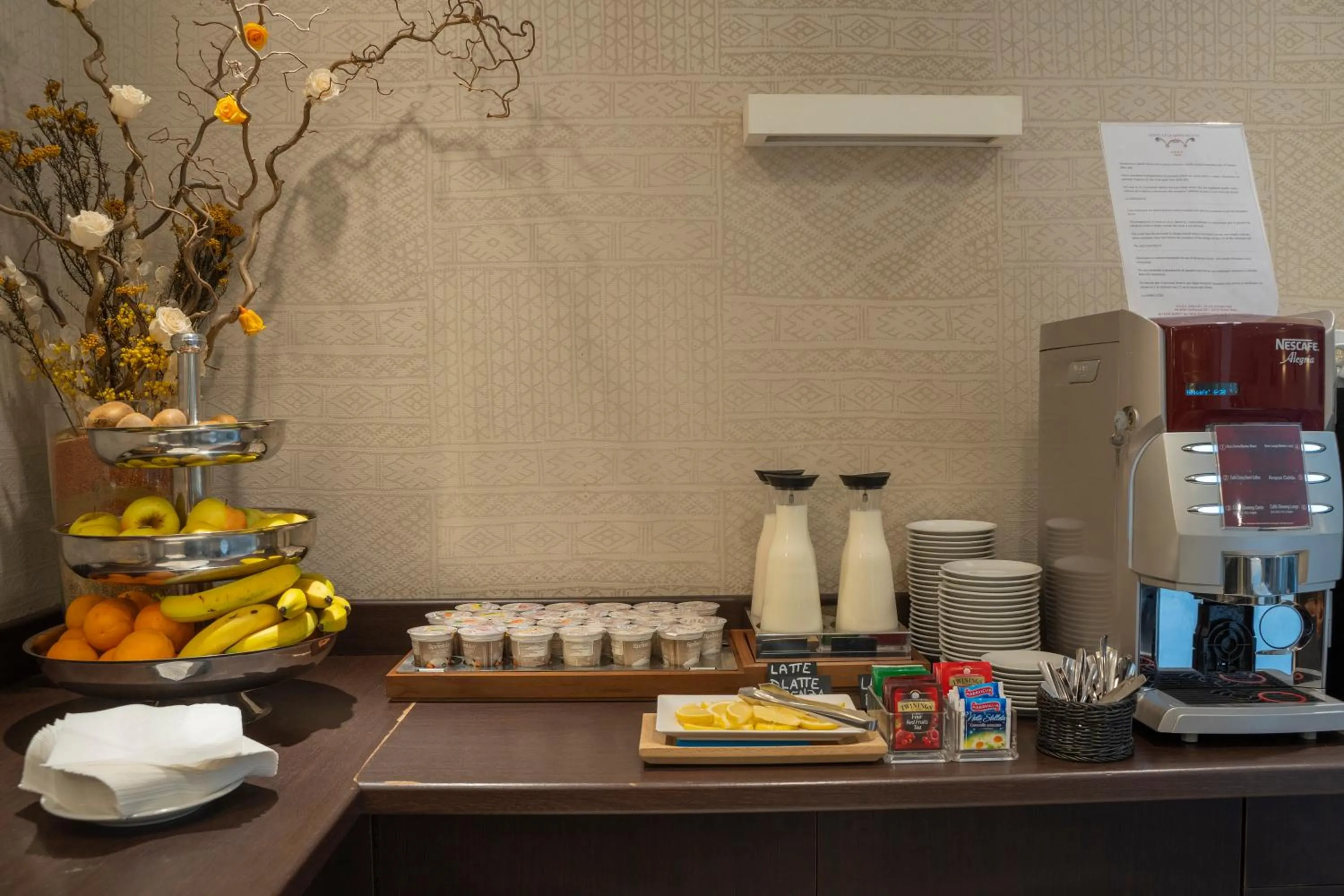 Buffet breakfast in Hotel Villa Maria Regina