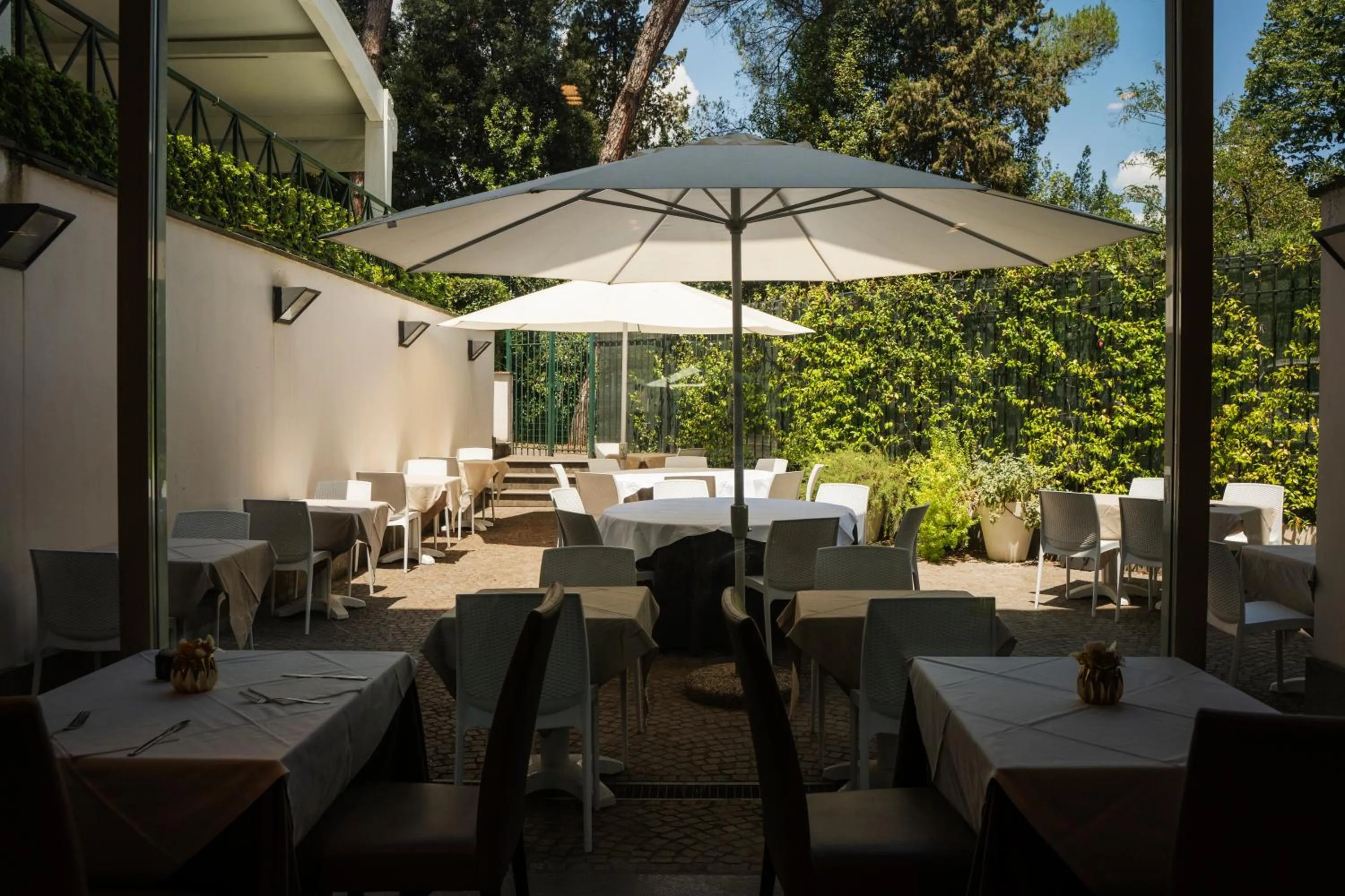 Restaurant/places to eat in Hotel Villa Maria Regina