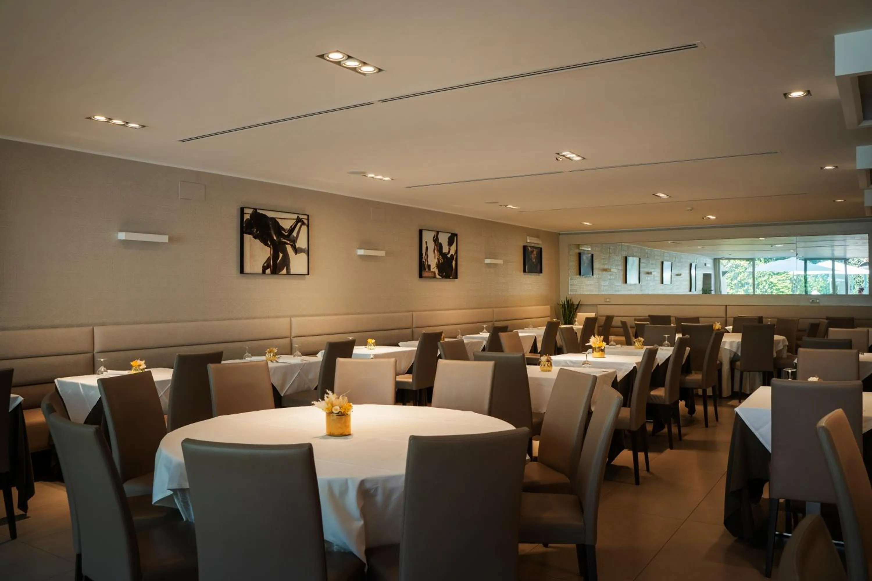 Restaurant/places to eat in Hotel Villa Maria Regina