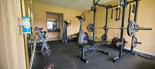 Paramount Lakeside Inn & Suites