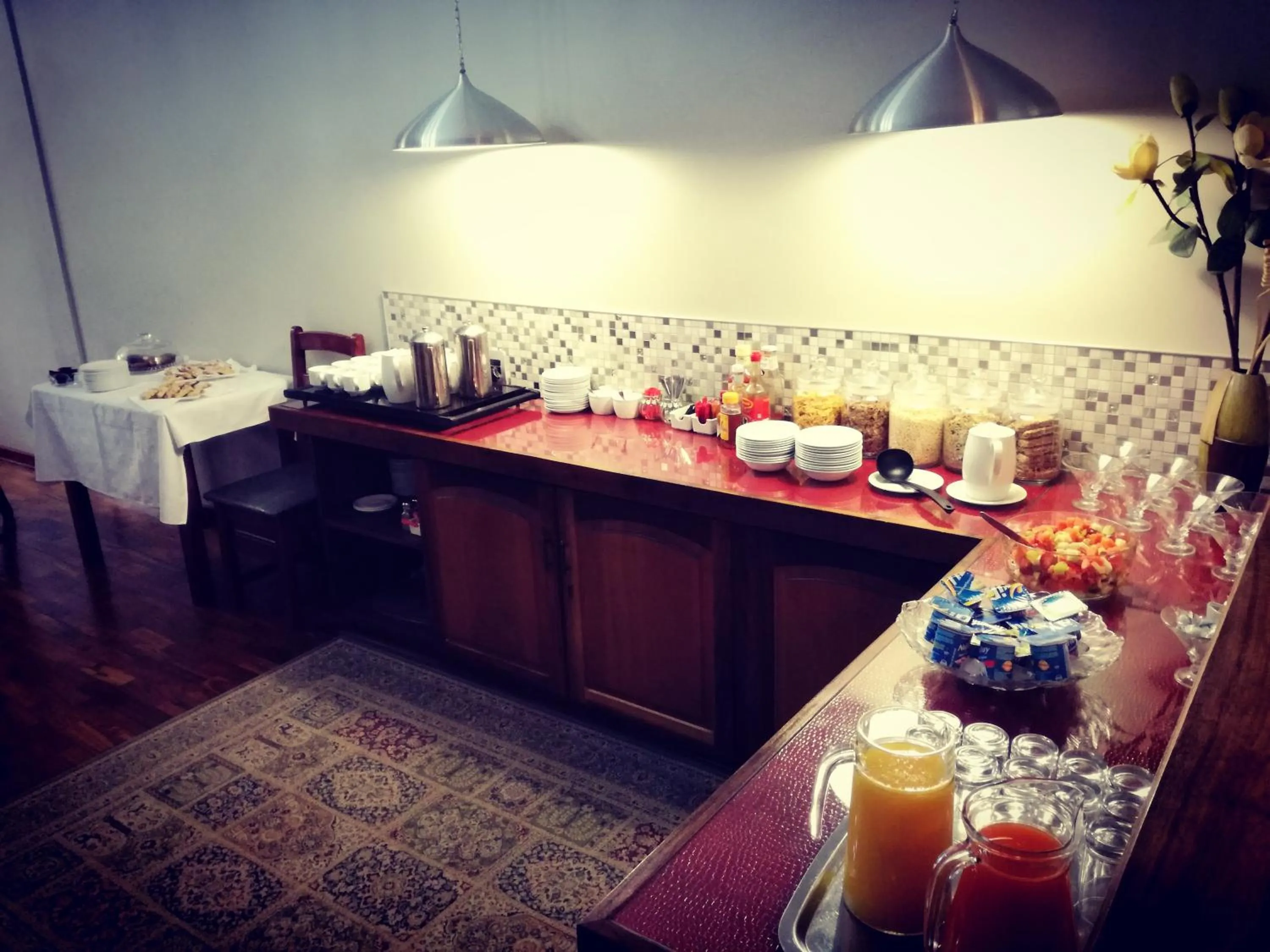 Breakfast in Bayswater Lodge