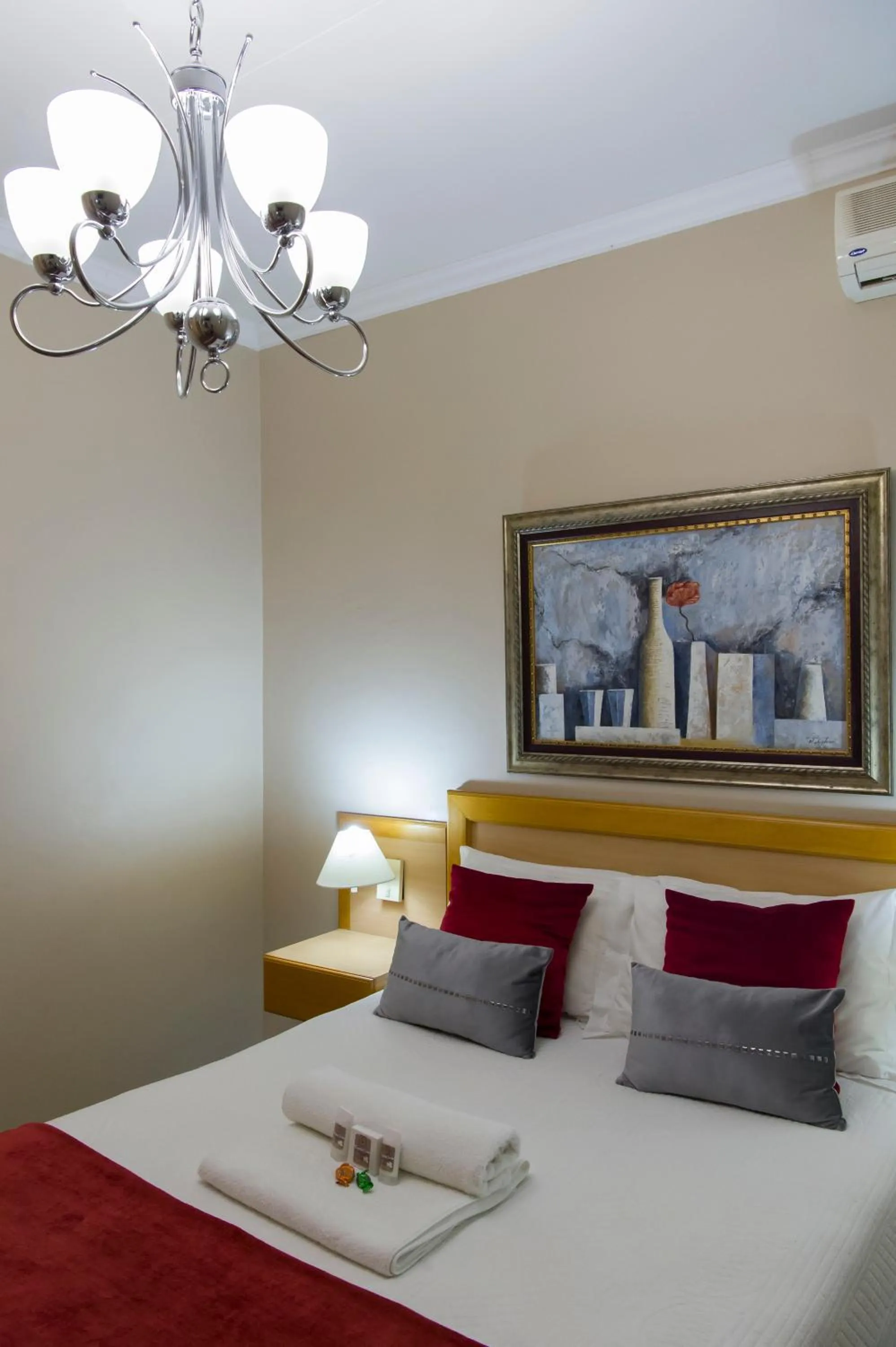 Photo of the whole room, Bed in Bayswater Lodge