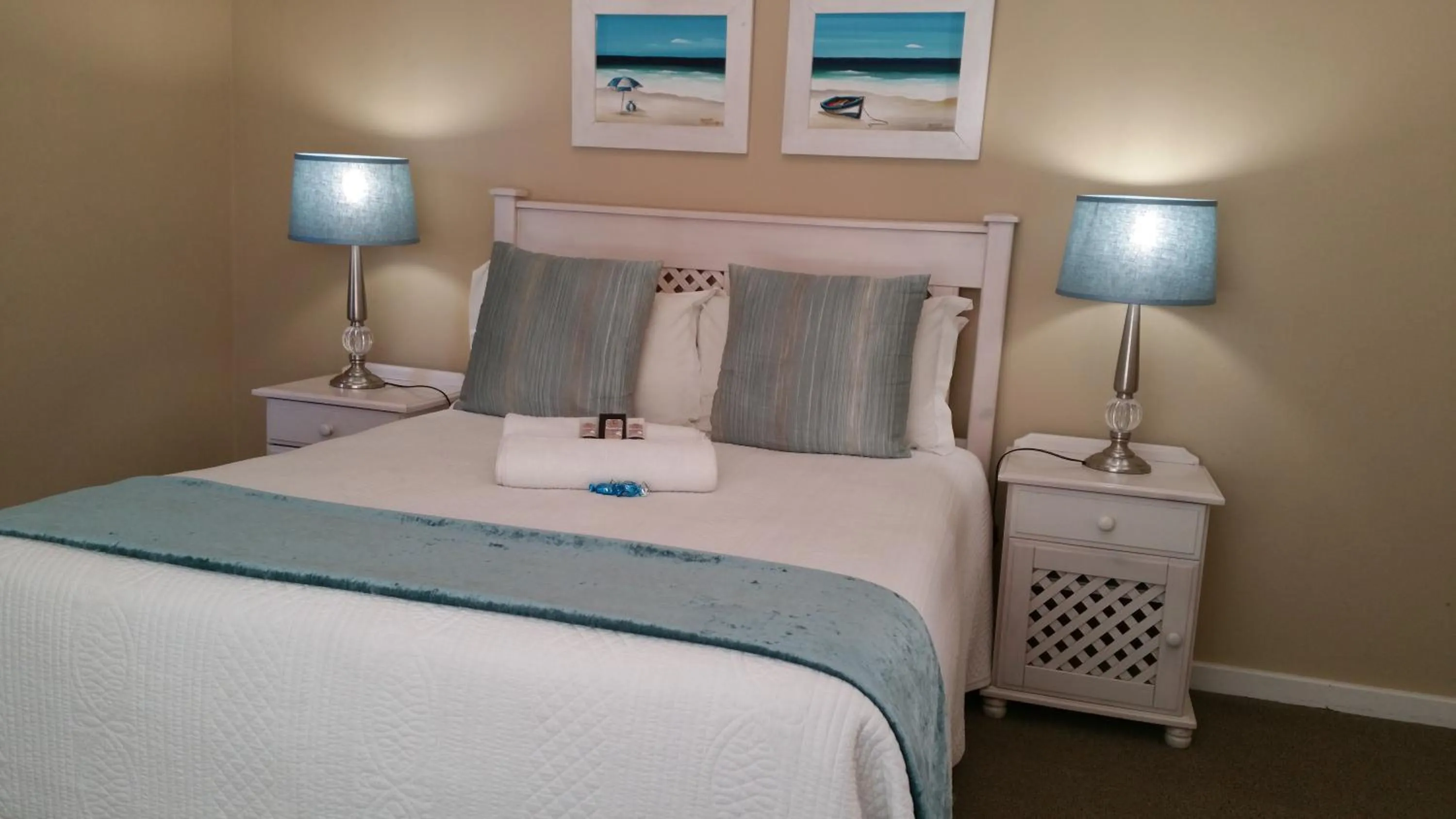 Photo of the whole room, Bed in Bayswater Lodge