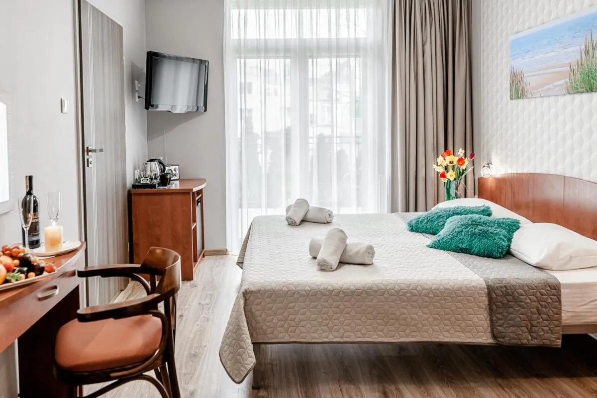 Other, Bed in Hotel Cis