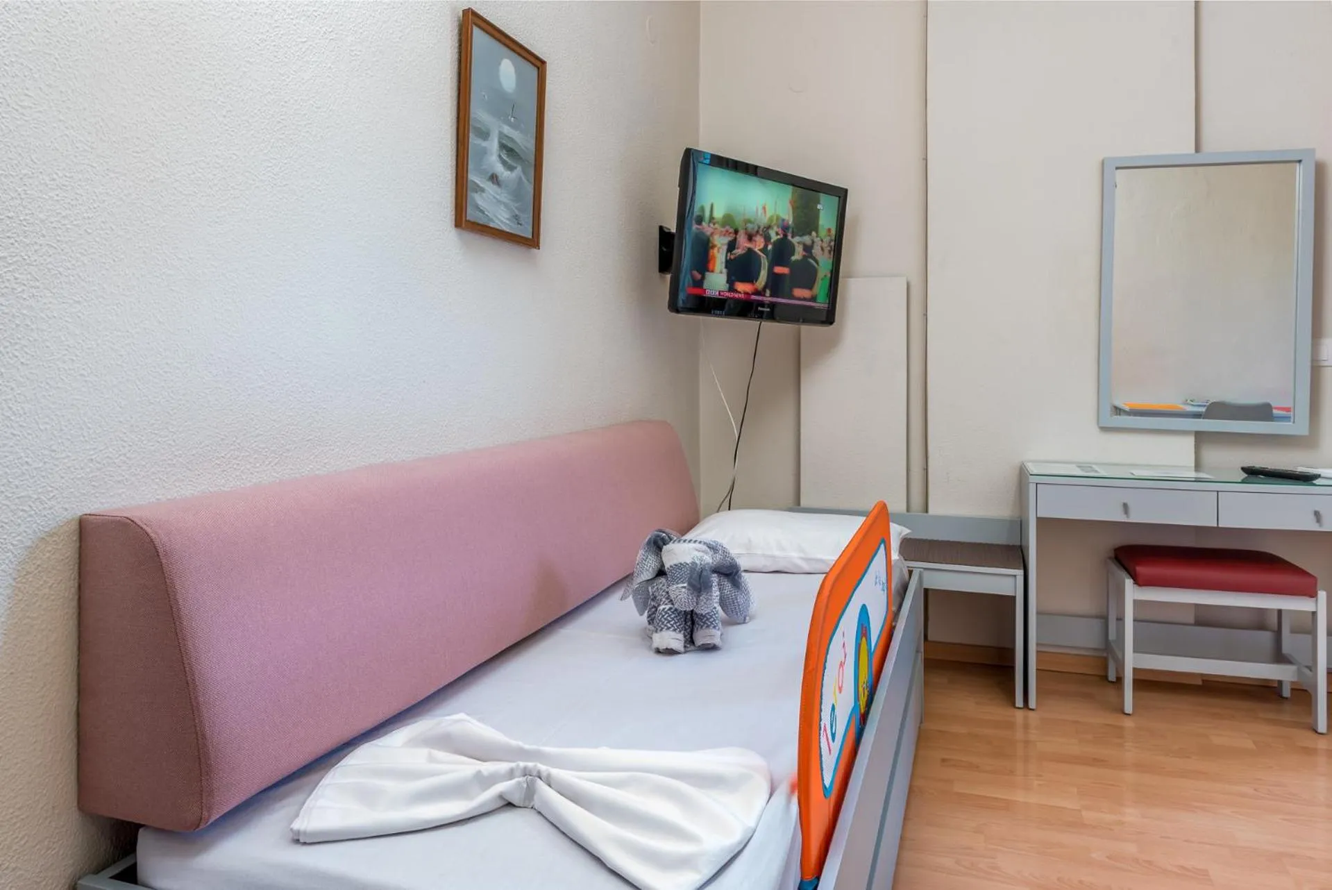 Bedroom, Bed in 7Palms