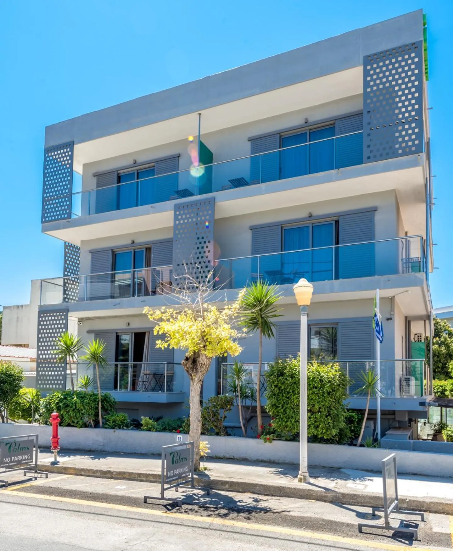 Facade/entrance in 7Palms