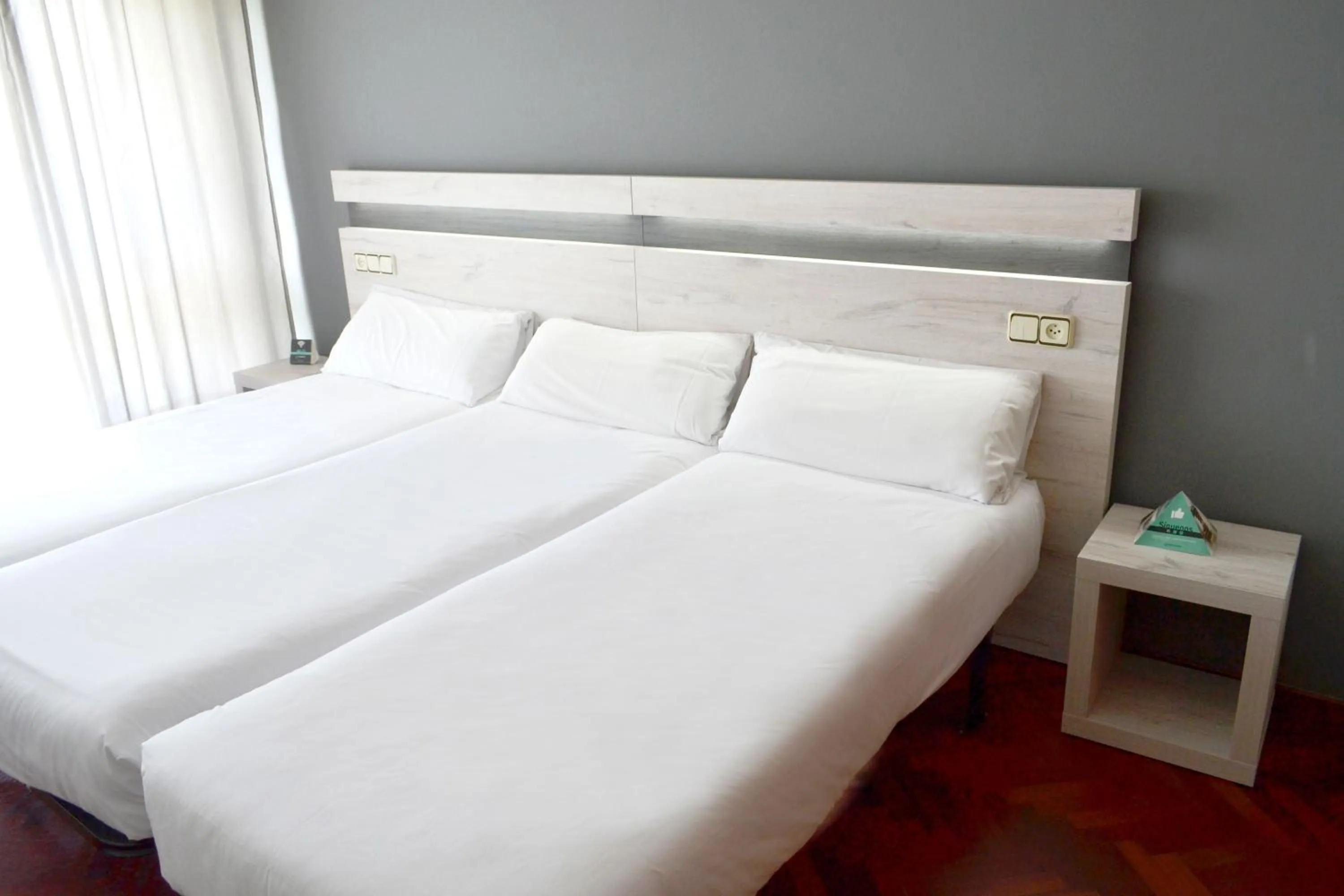 Bed in Alda Puerta Coruña