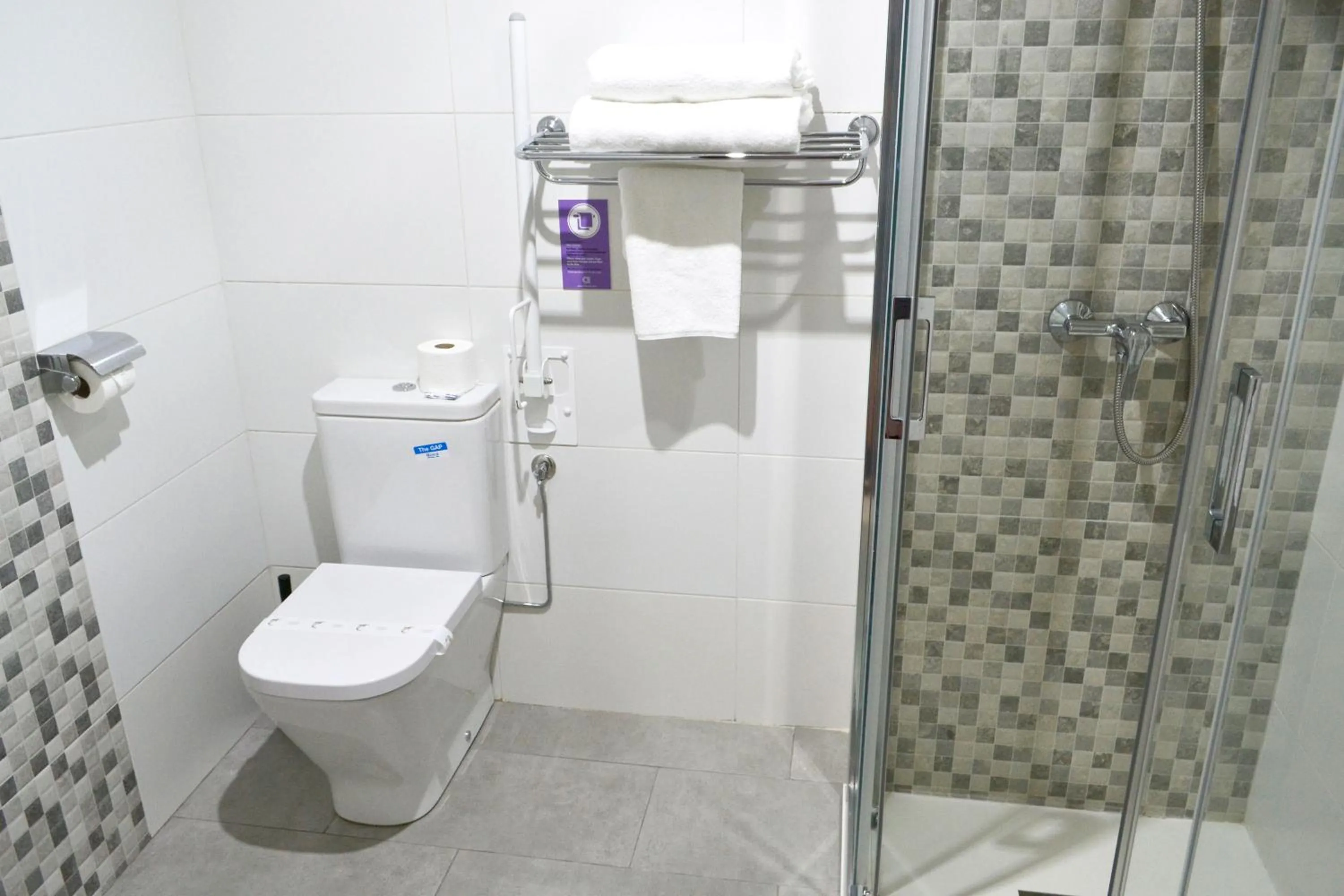 Bathroom in Alda Puerta Coruña