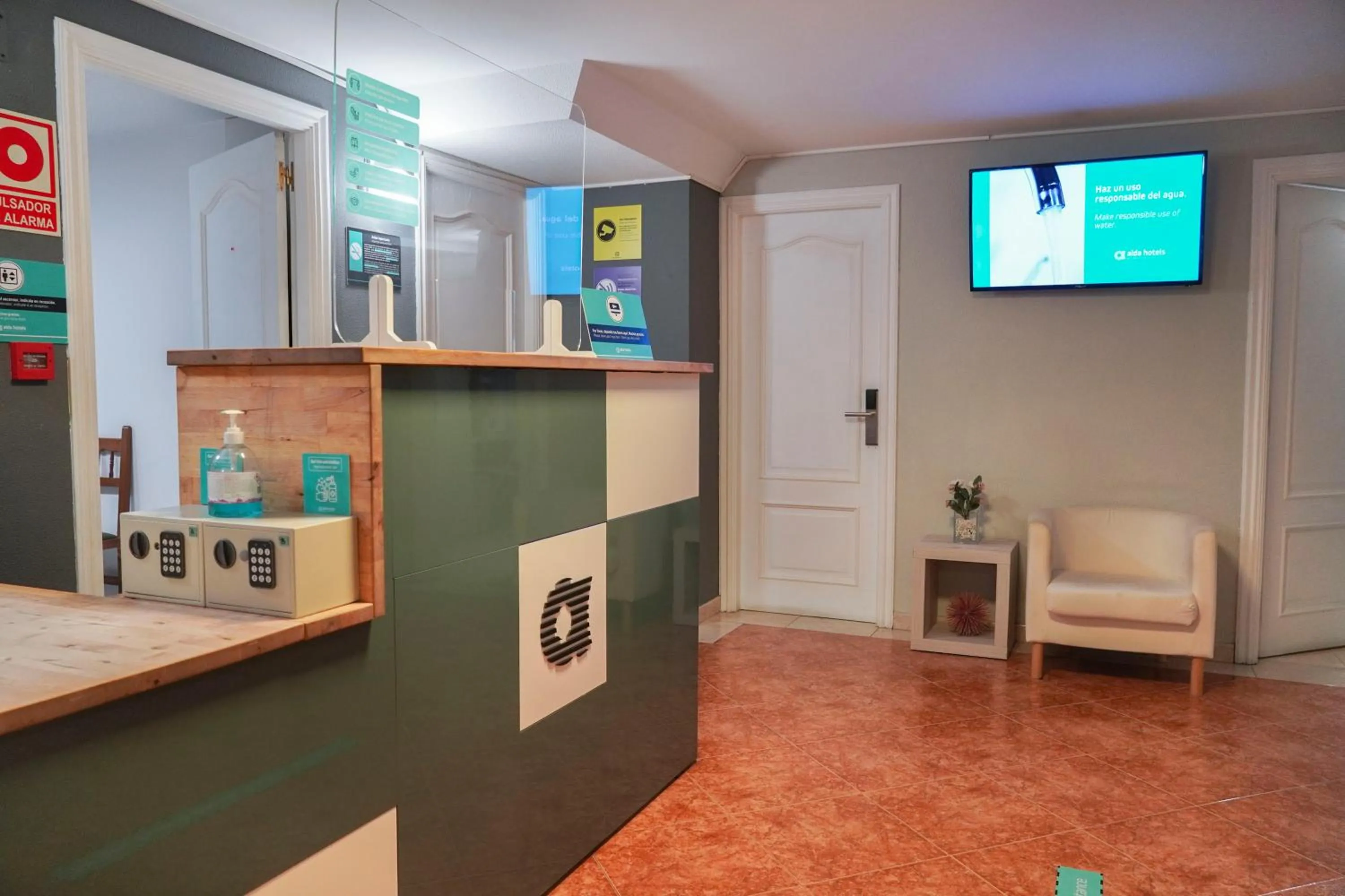 Lobby or reception in Alda Puerta Coruña