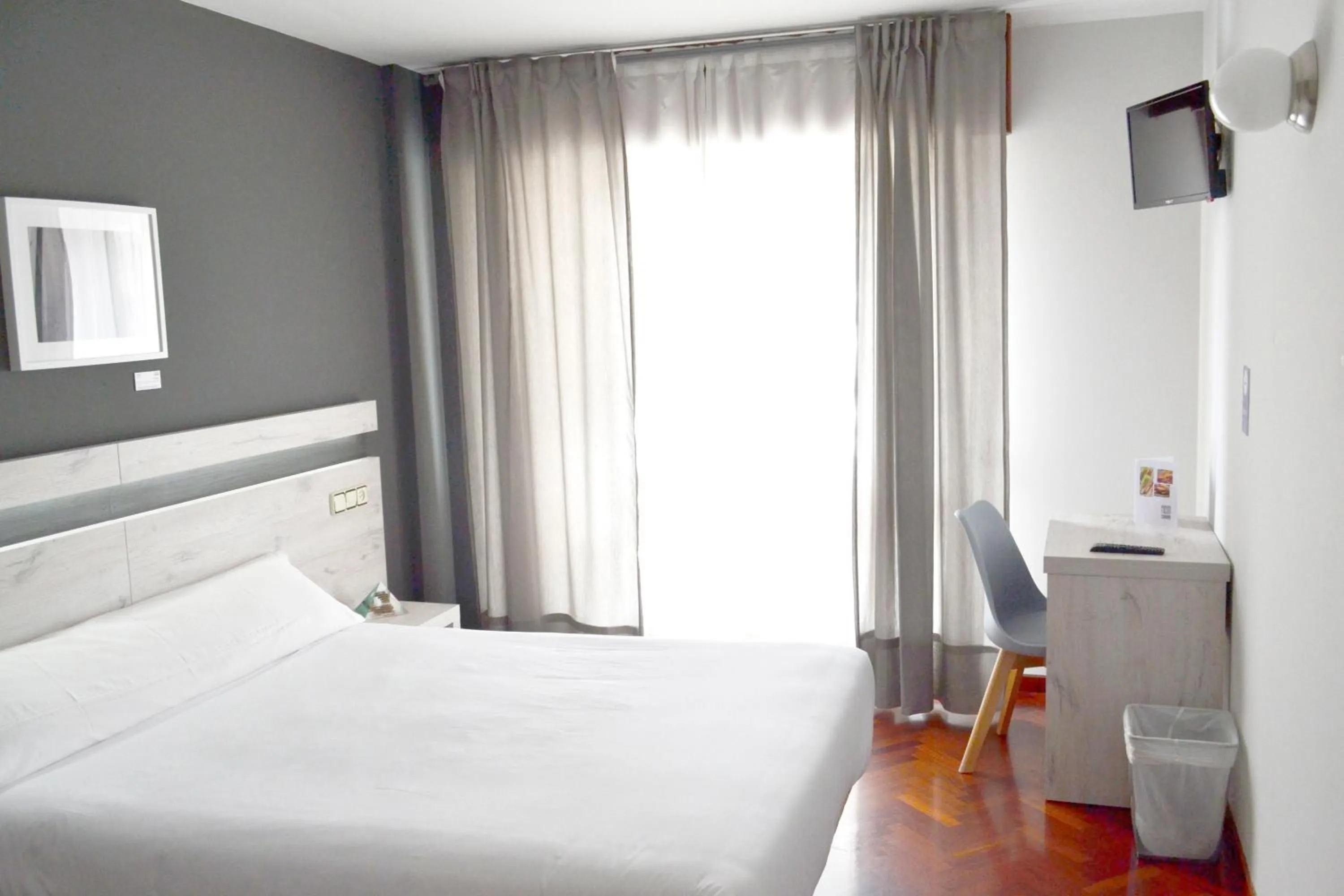 Bed in Alda Puerta Coruña