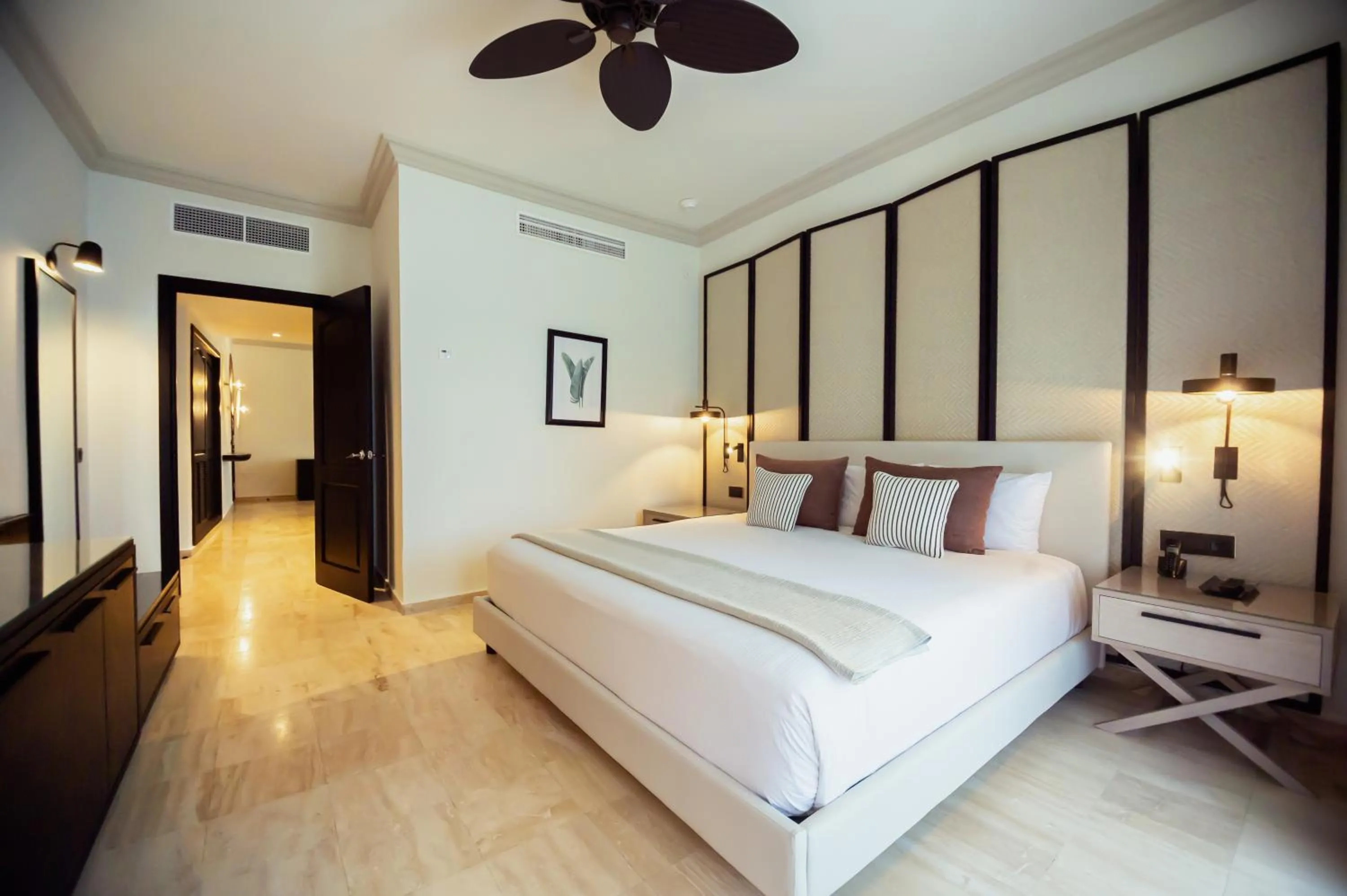 Bedroom, Bed in Grand Palladium Jamaica Resort & Spa All Inclusive