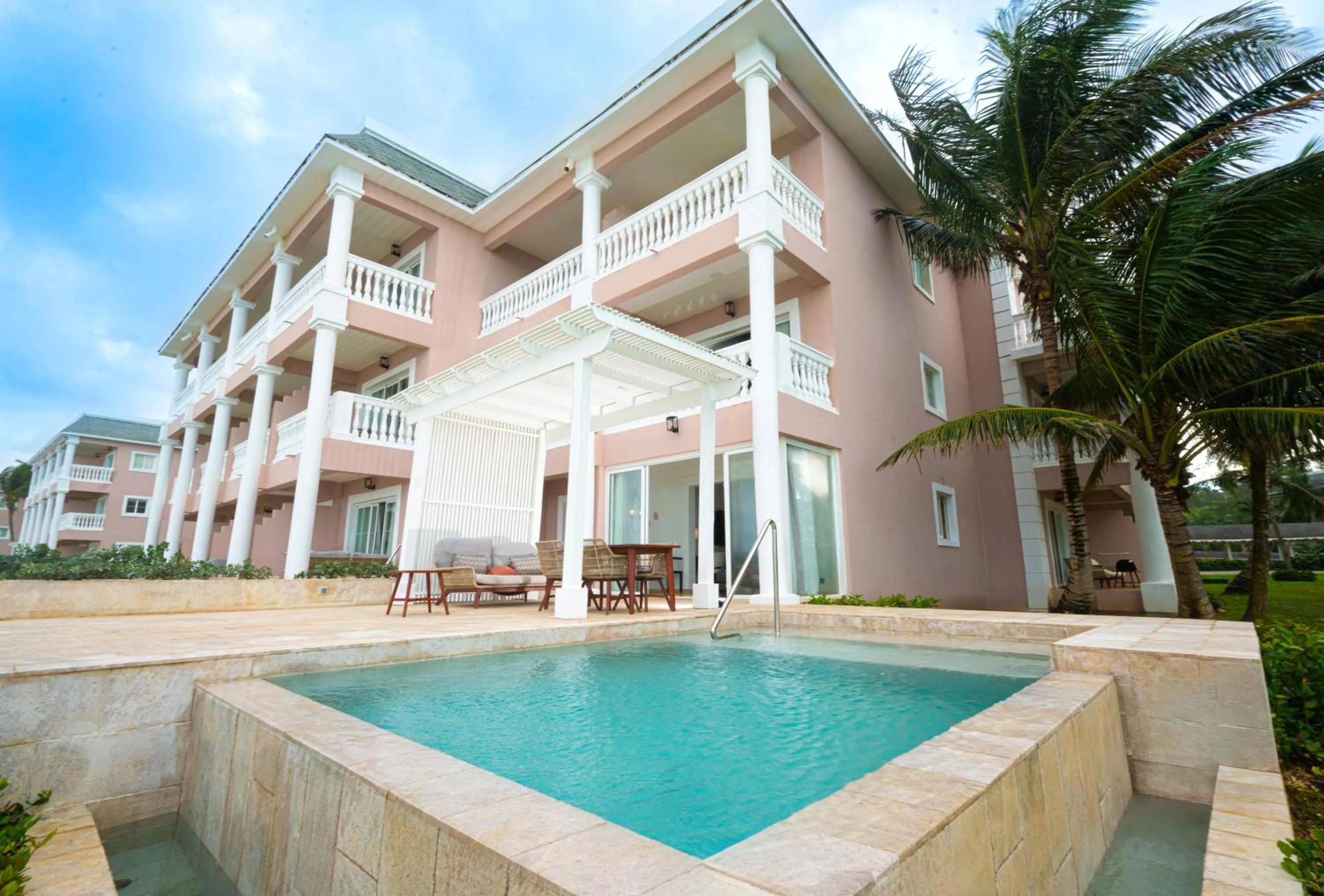 Swimming pool in Grand Palladium Jamaica Resort & Spa All Inclusive