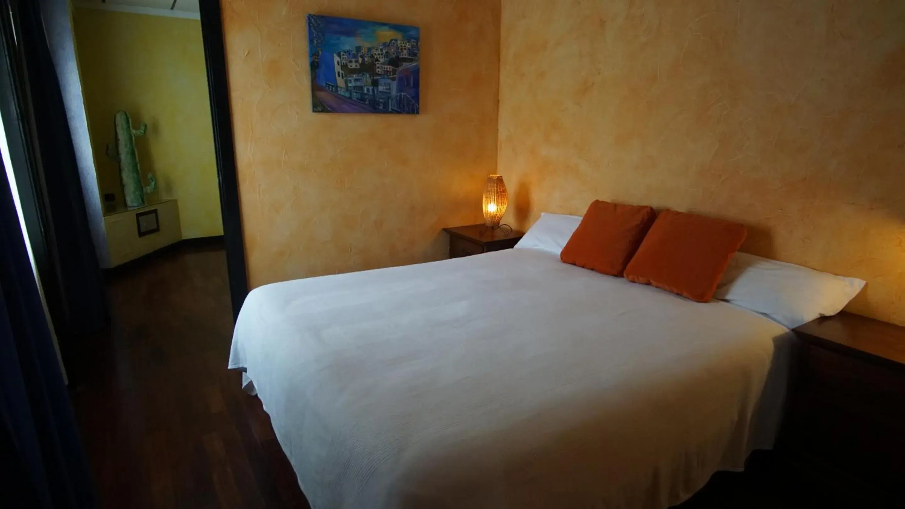 Junior Suite - single occupancy in Hotel Tikar Junior Suite - single occupancy in Hotel Tikar