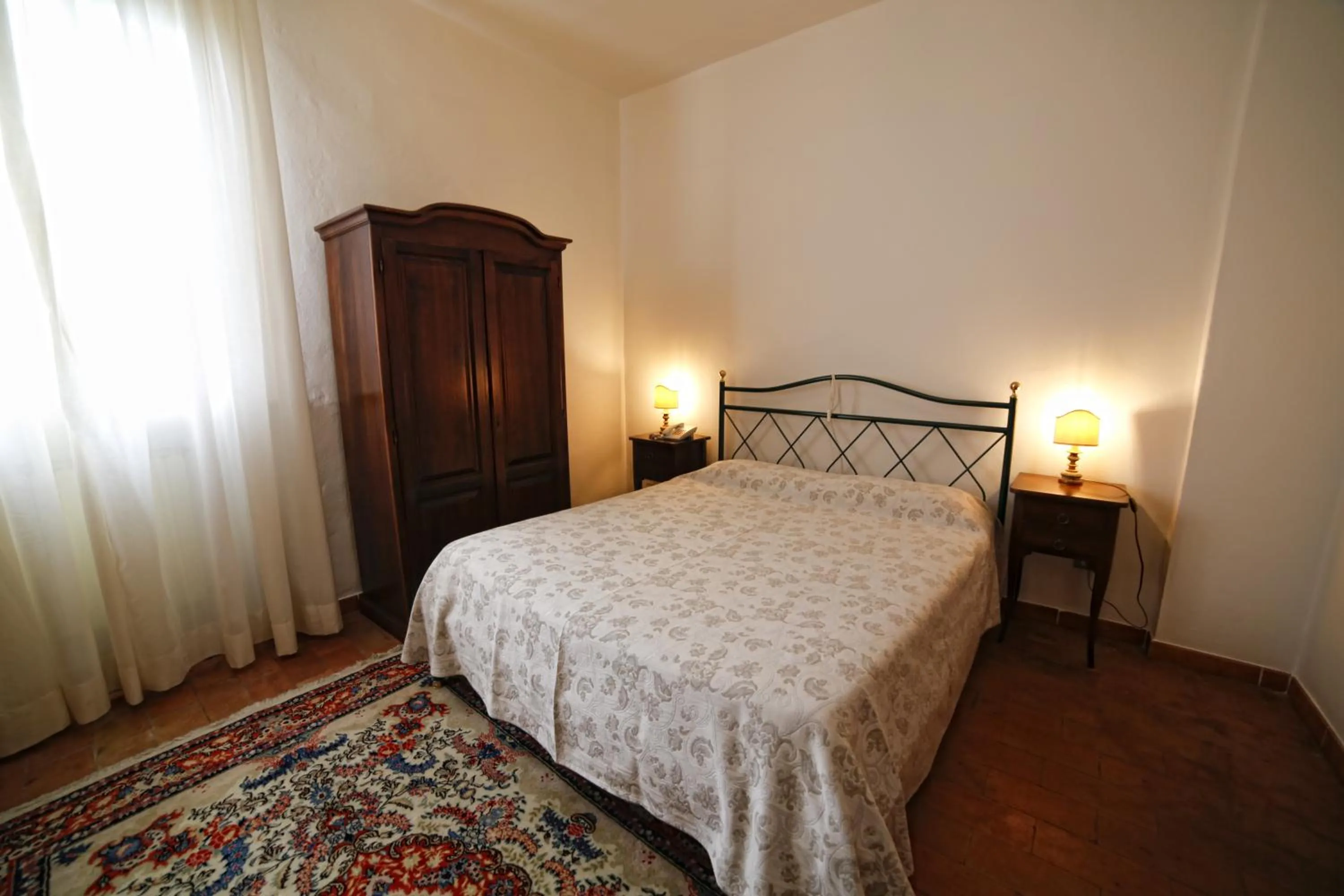 Double or Twin Room - Disability Access in Hotel Luna