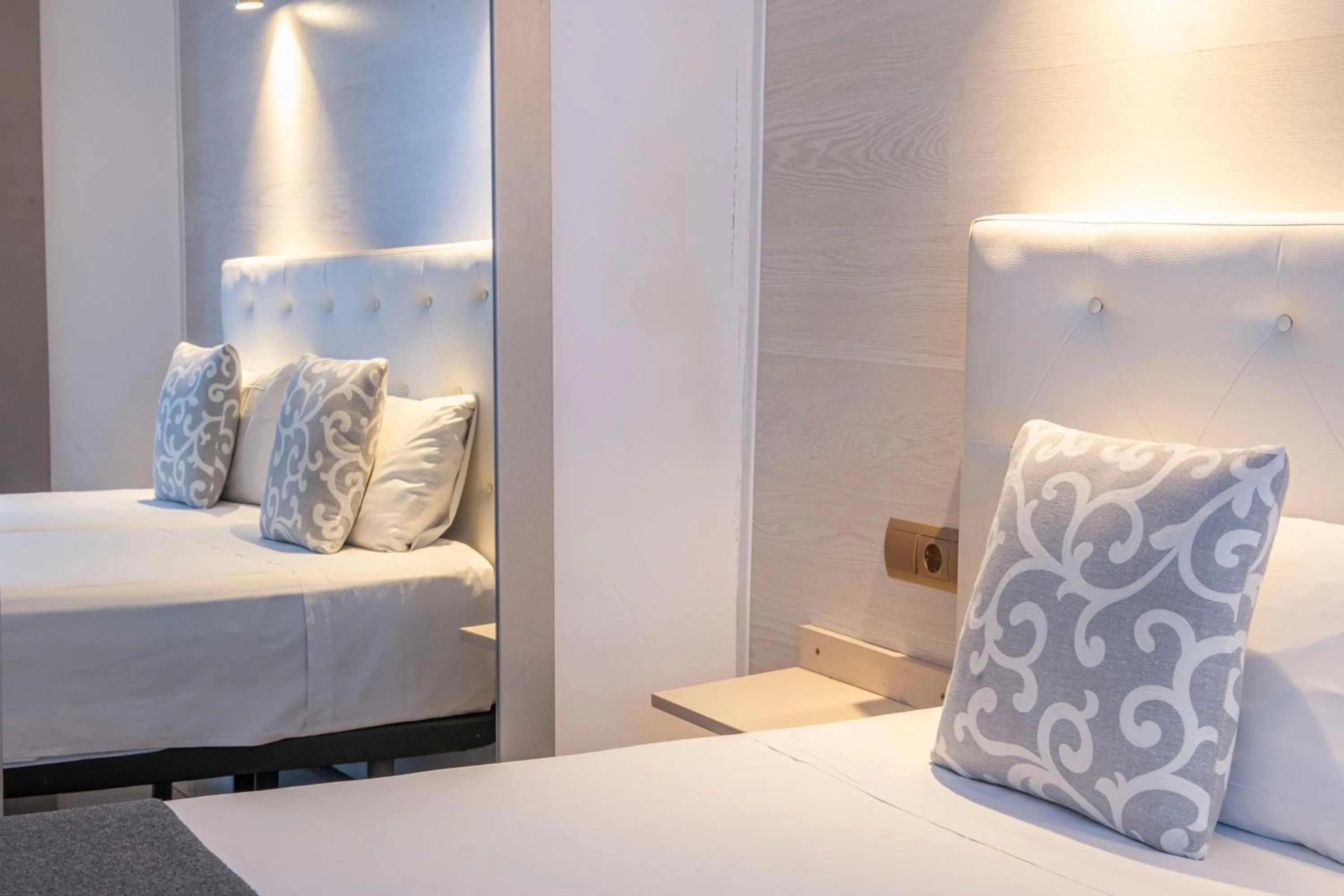 Bed in Aparthotel Rambla108