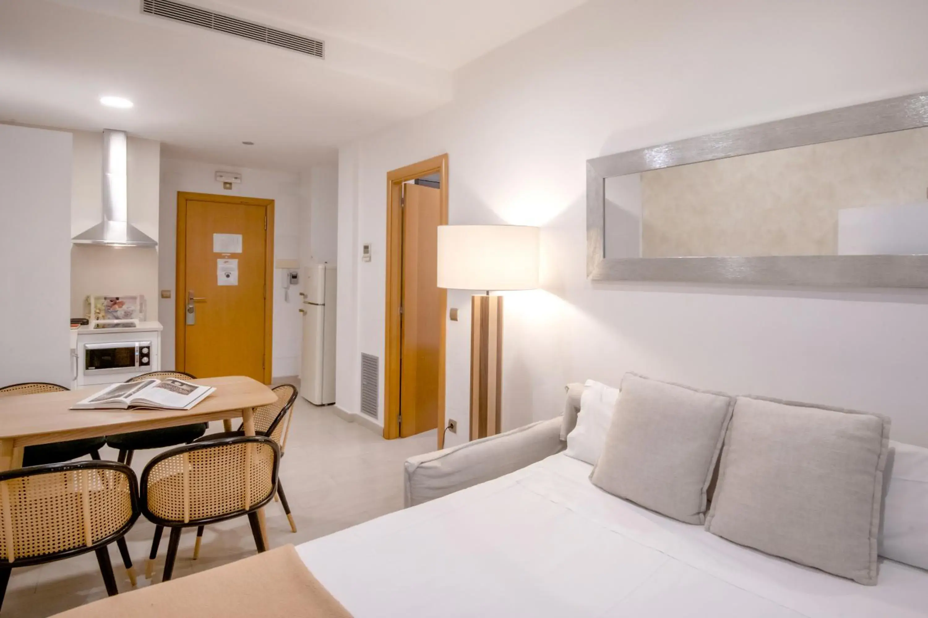 Bed in Aparthotel Rambla108 Bed in Aparthotel Rambla108