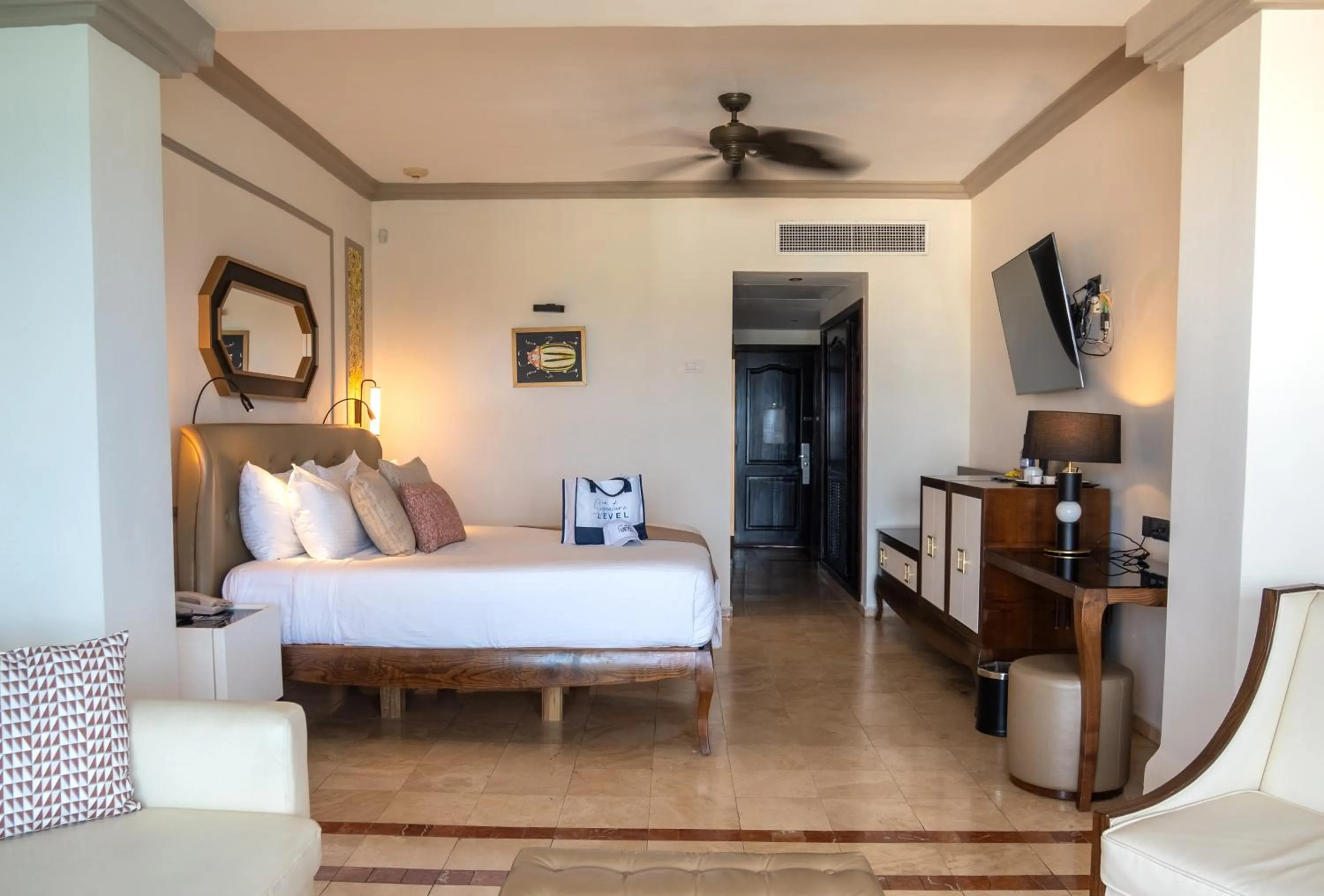 Bed in Grand Palladium Lady Hamilton Resort & Spa - All Inclusive