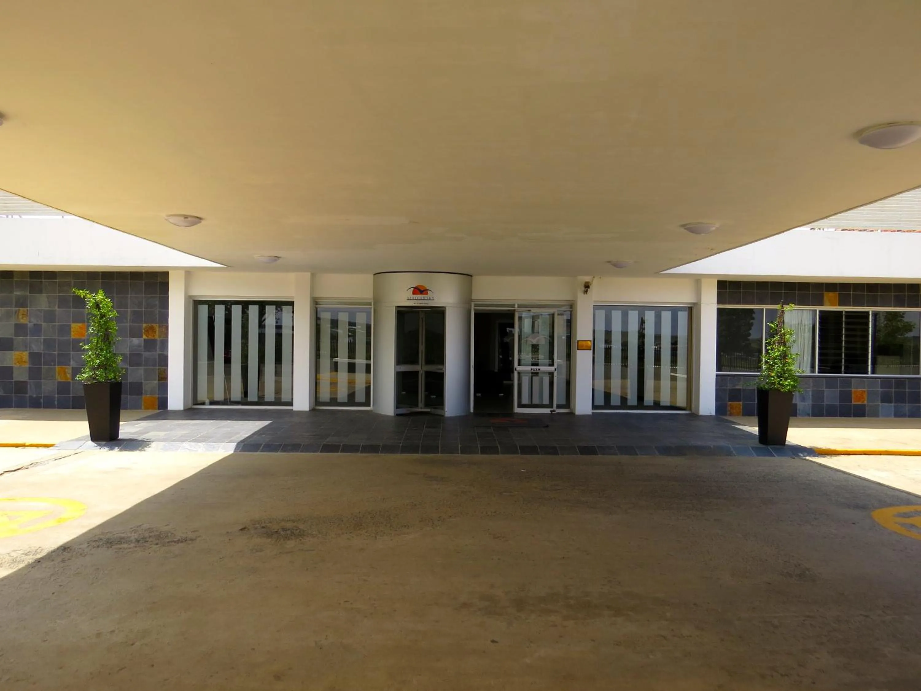 Facade/entrance in African Sky Harrismith Inn