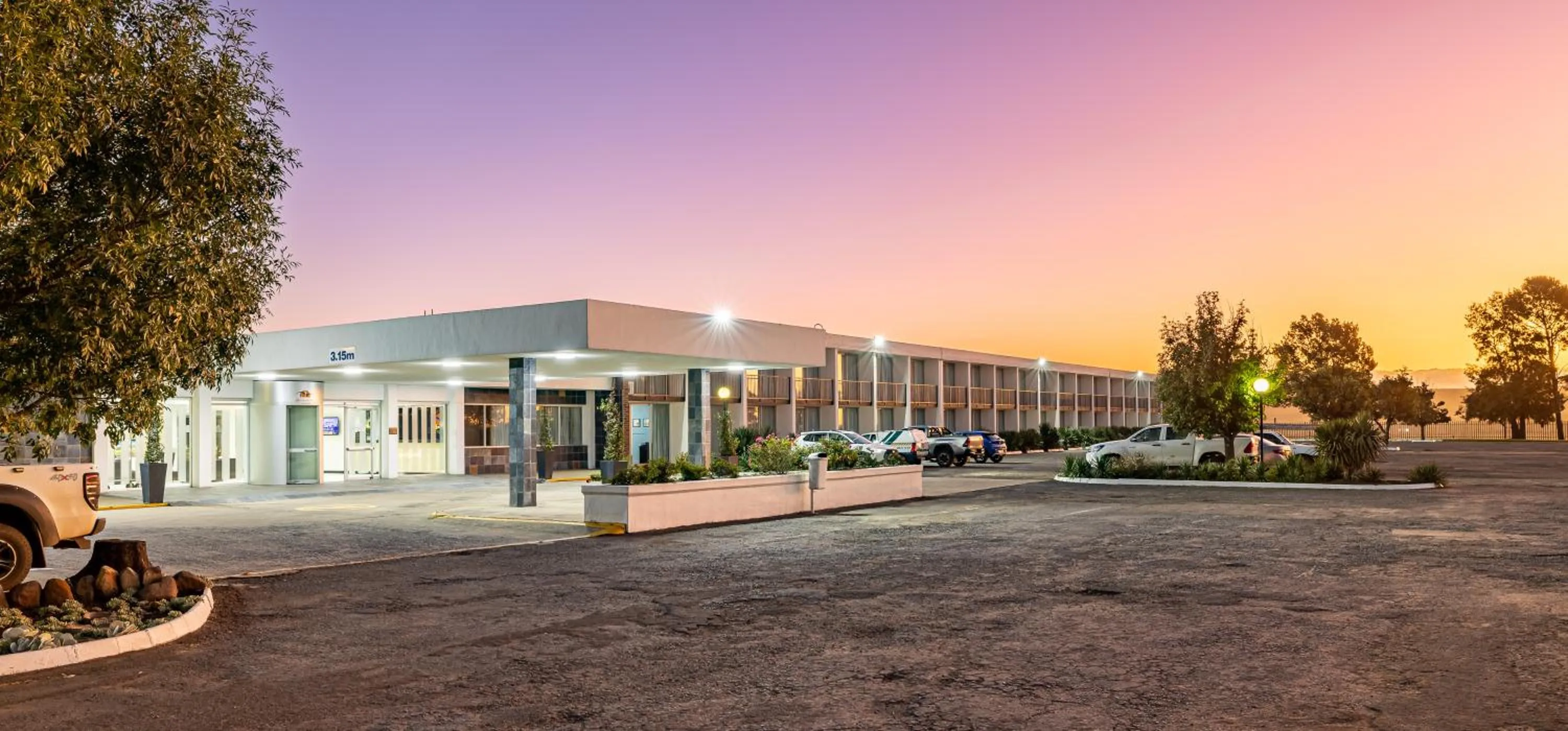 Property building in African Sky Harrismith Inn