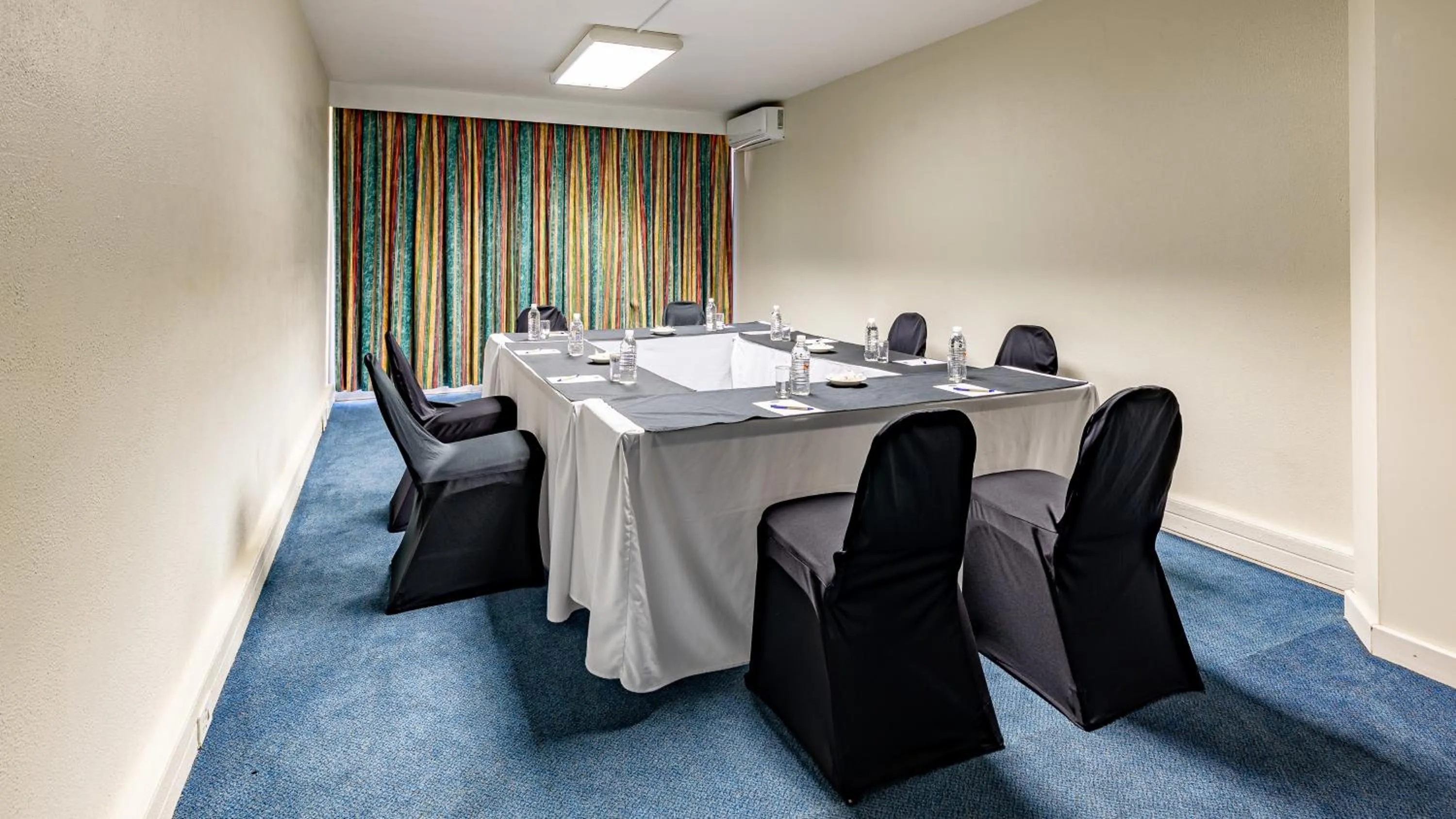 Meeting/conference room in African Sky Harrismith Inn