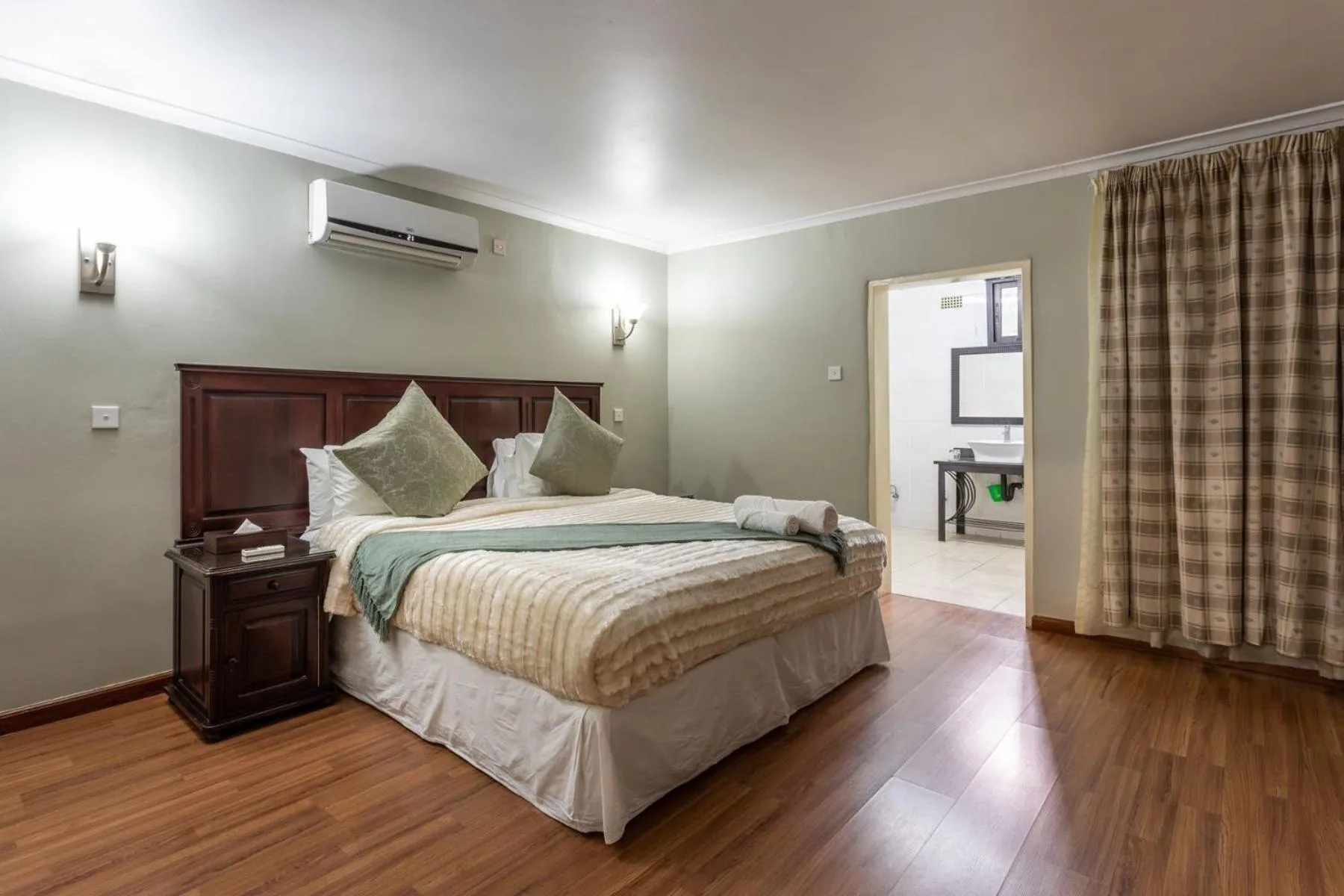 Fallsway Apartments - Louden Court