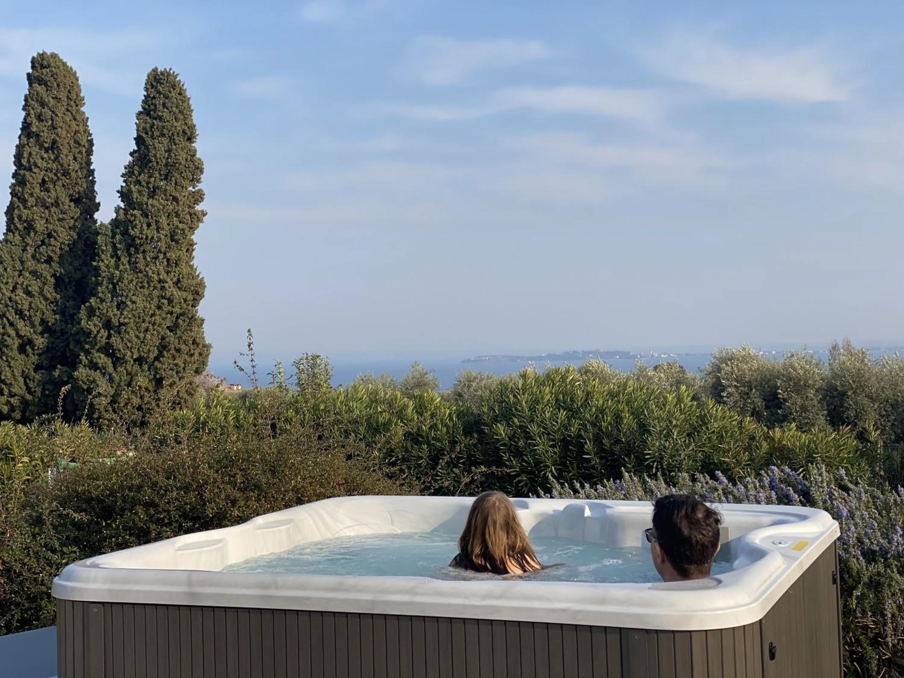Hot Tub in Residence Corte Ferrari -Ciao Vacanze-